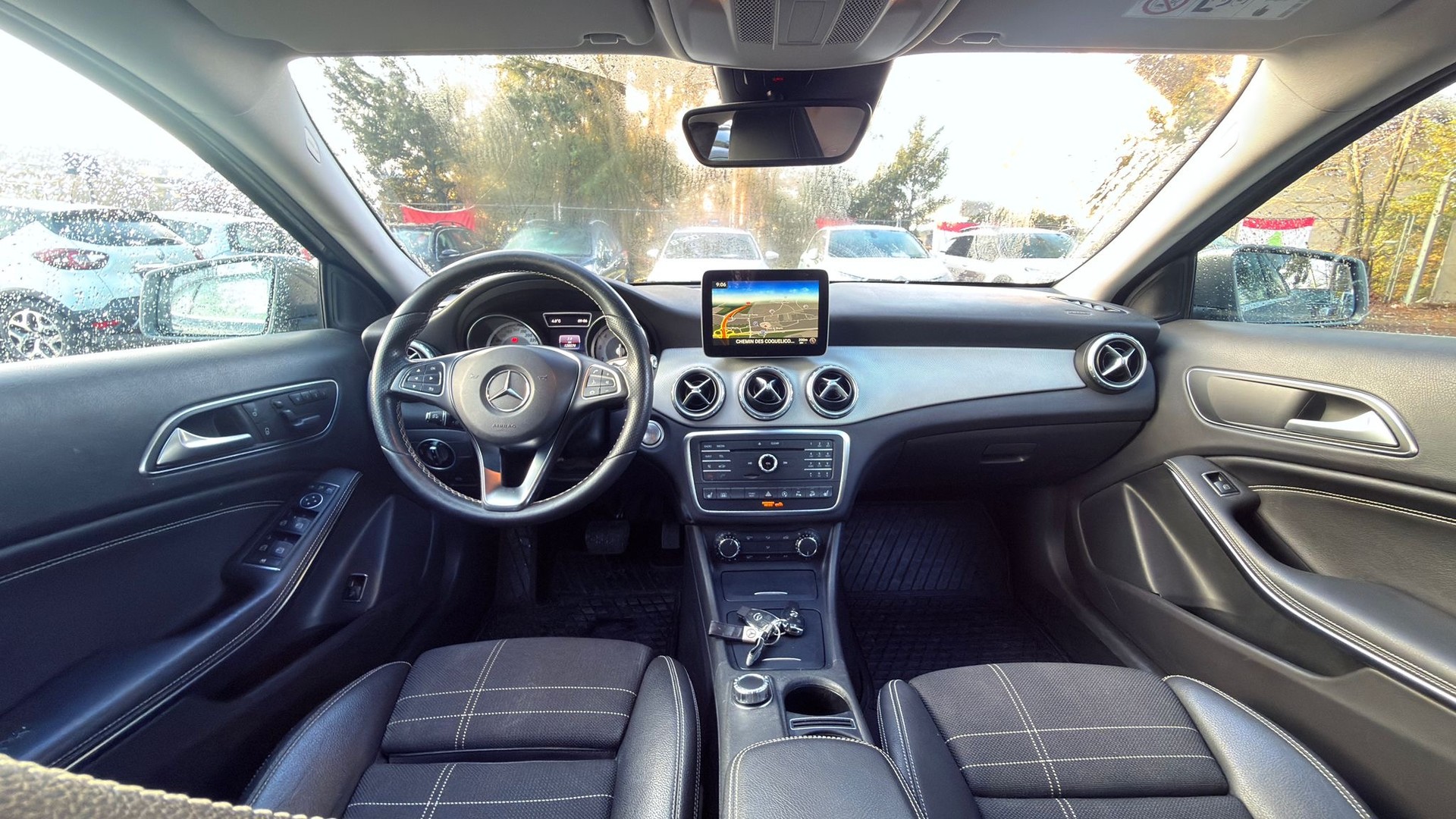 MERCEDES-BENZ GLA 250 Urban 4Matic 7G-DCT-image-7
