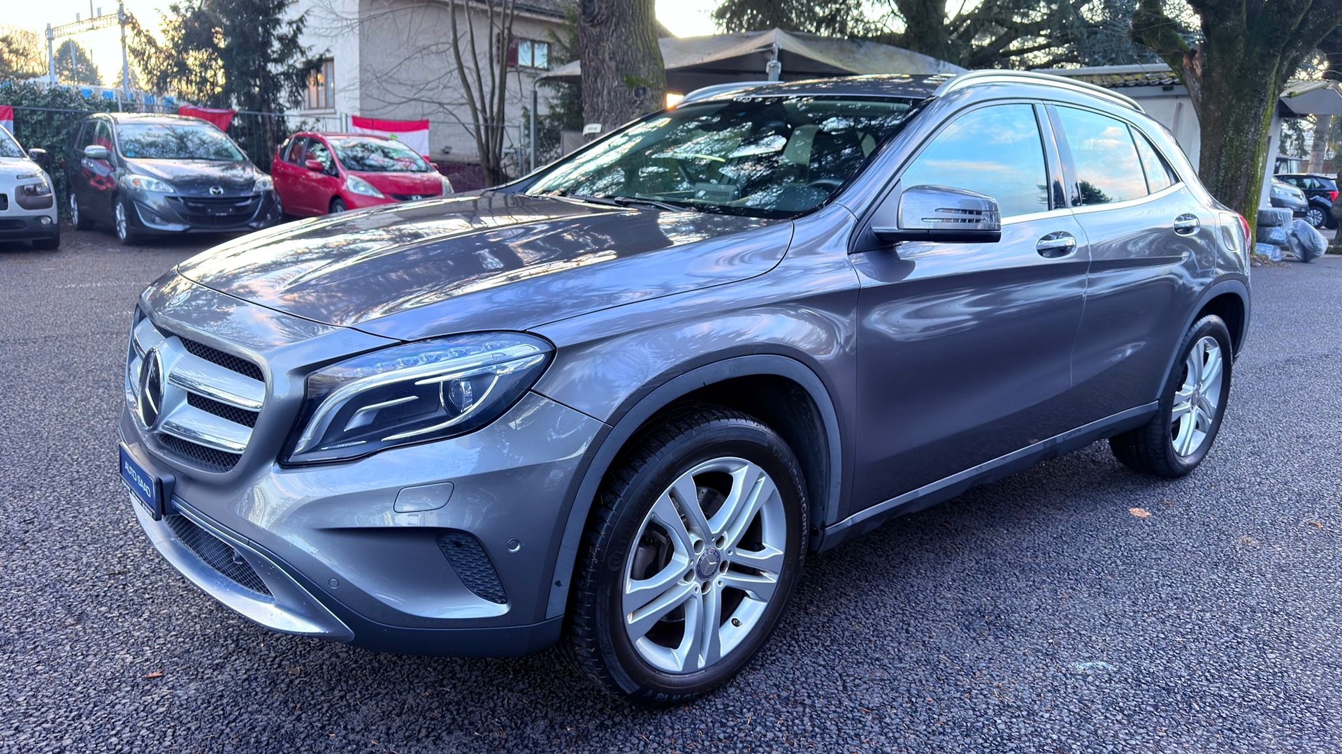 MERCEDES-BENZ GLA 250 Urban 4Matic 7G-DCT-image-1