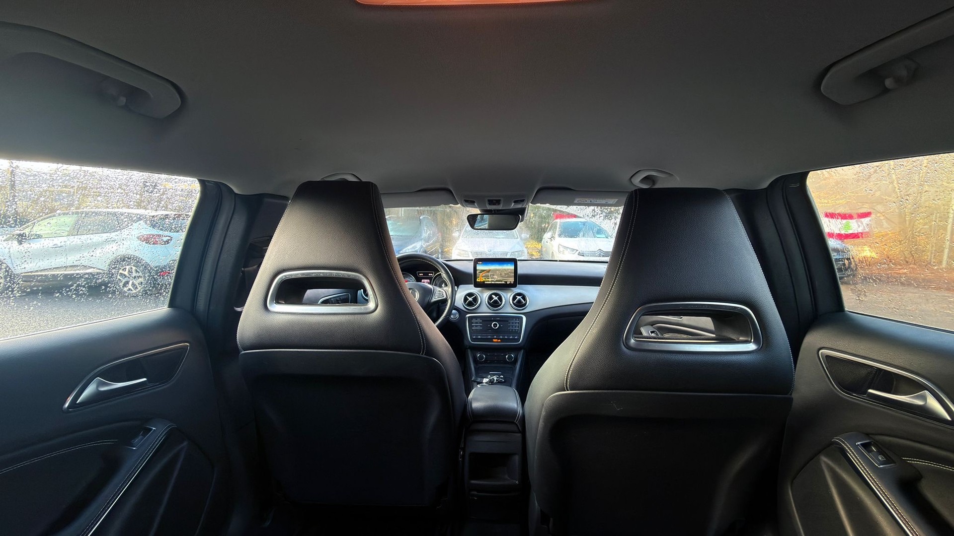 MERCEDES-BENZ GLA 250 Urban 4Matic 7G-DCT-image-6