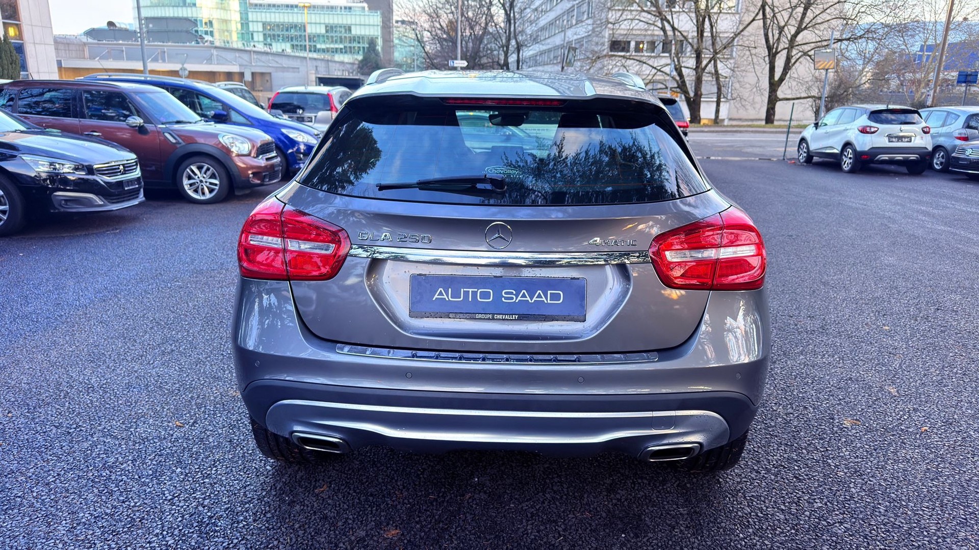 MERCEDES-BENZ GLA 250 Urban 4Matic 7G-DCT-image-3