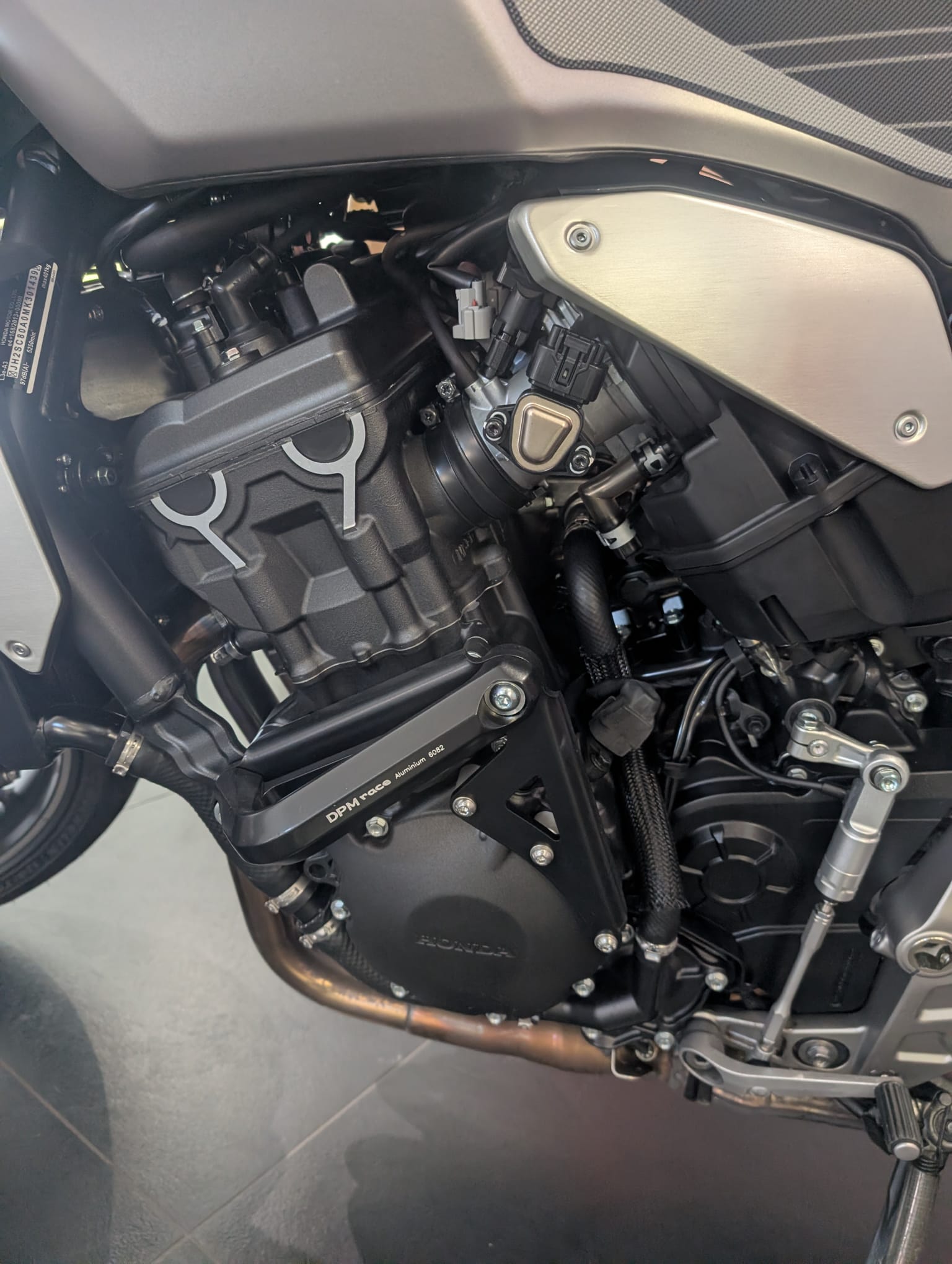 HONDA CB 1000 R-image-7