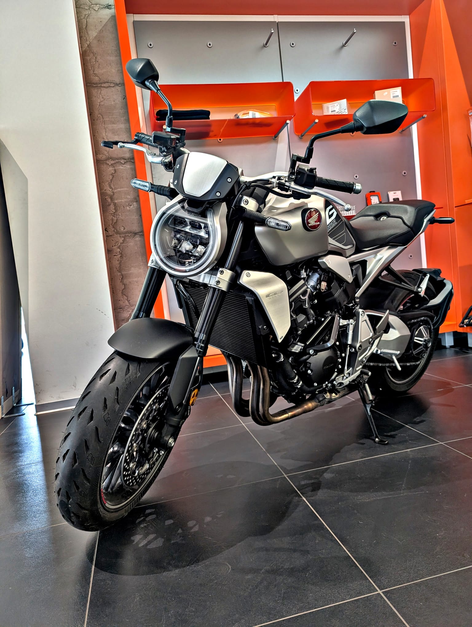 HONDA CB 1000 R