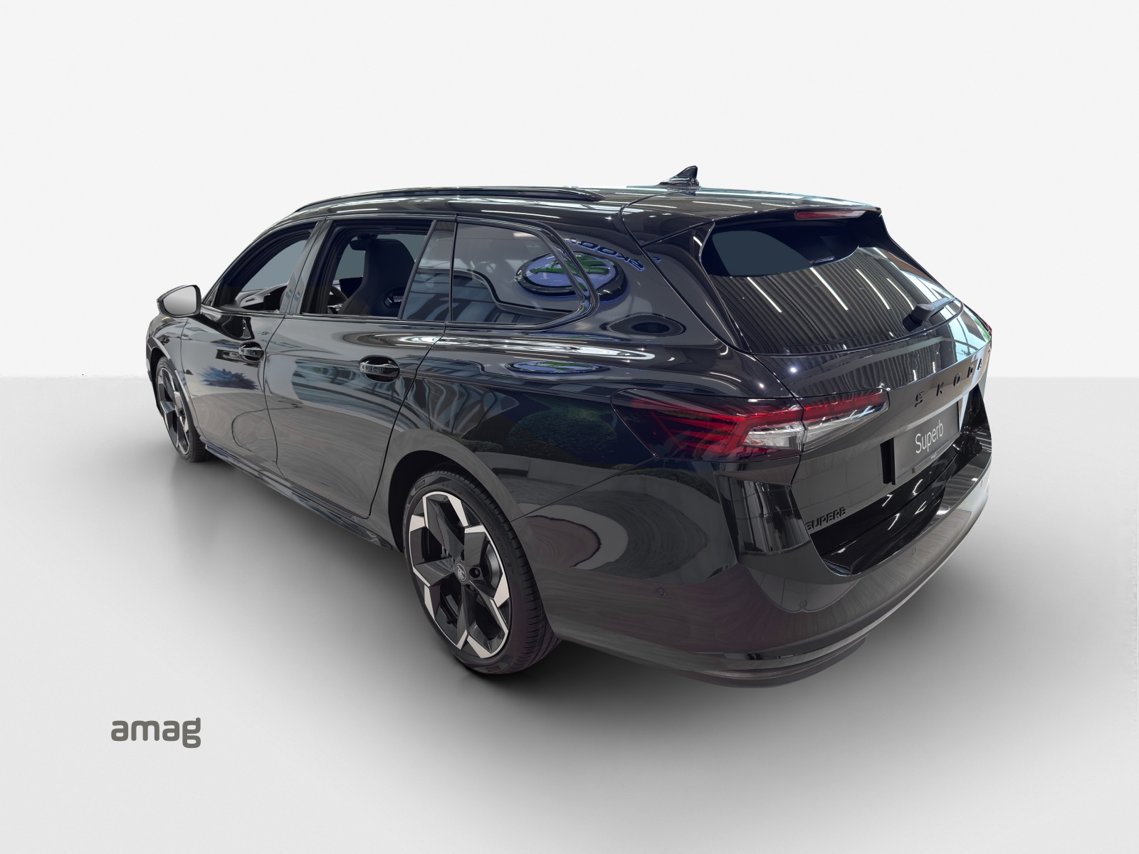 SKODA Superb Combi 2.0 TSI Sportline 4x4 DSG-image-2