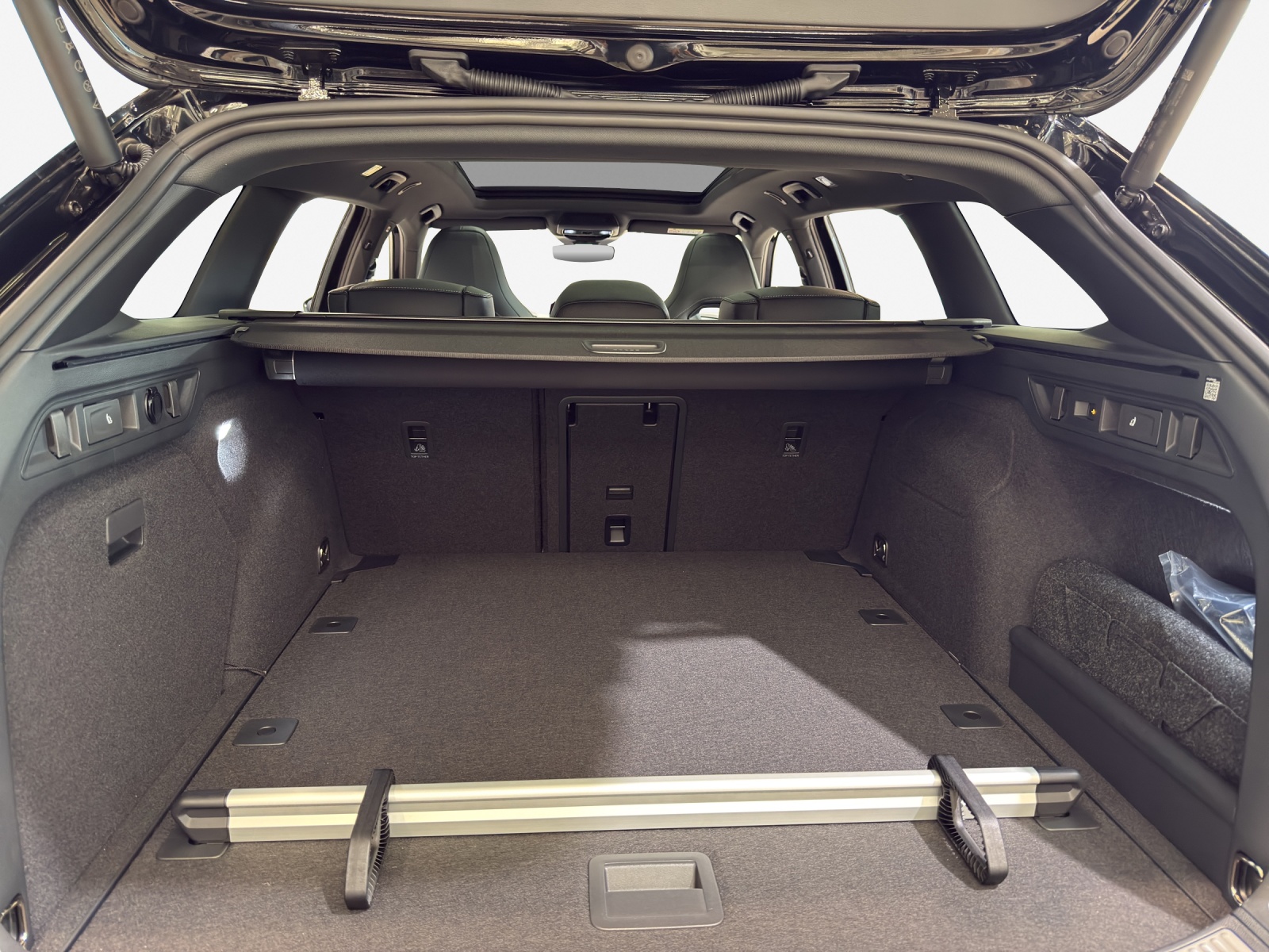 SKODA Superb Combi 2.0 TSI Sportline 4x4 DSG-image-12
