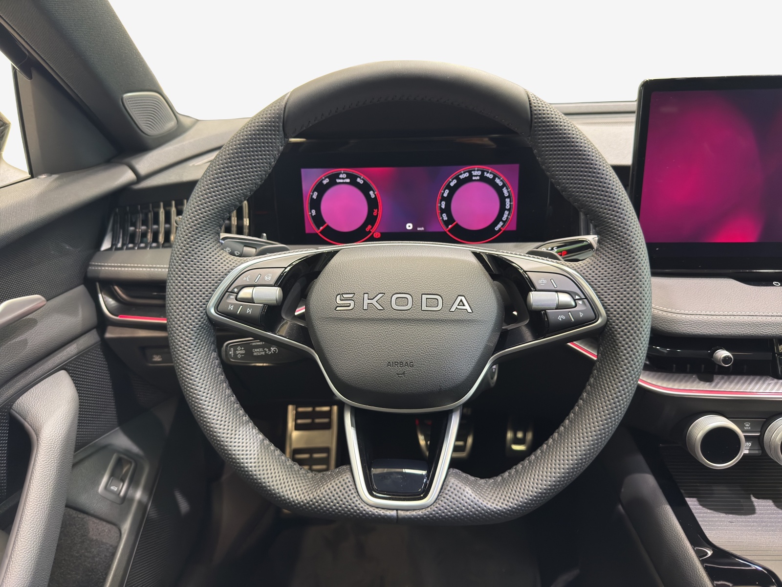 SKODA Superb Combi 2.0 TSI Sportline 4x4 DSG-image-9