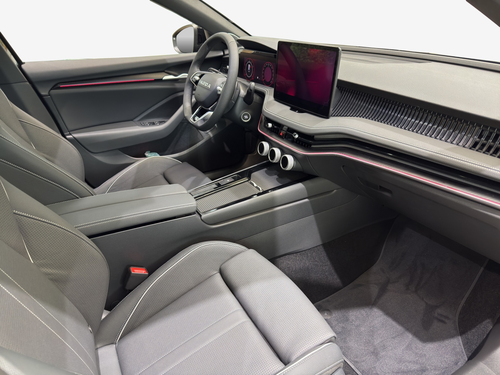 SKODA Superb Combi 2.0 TSI Sportline 4x4 DSG-image-15