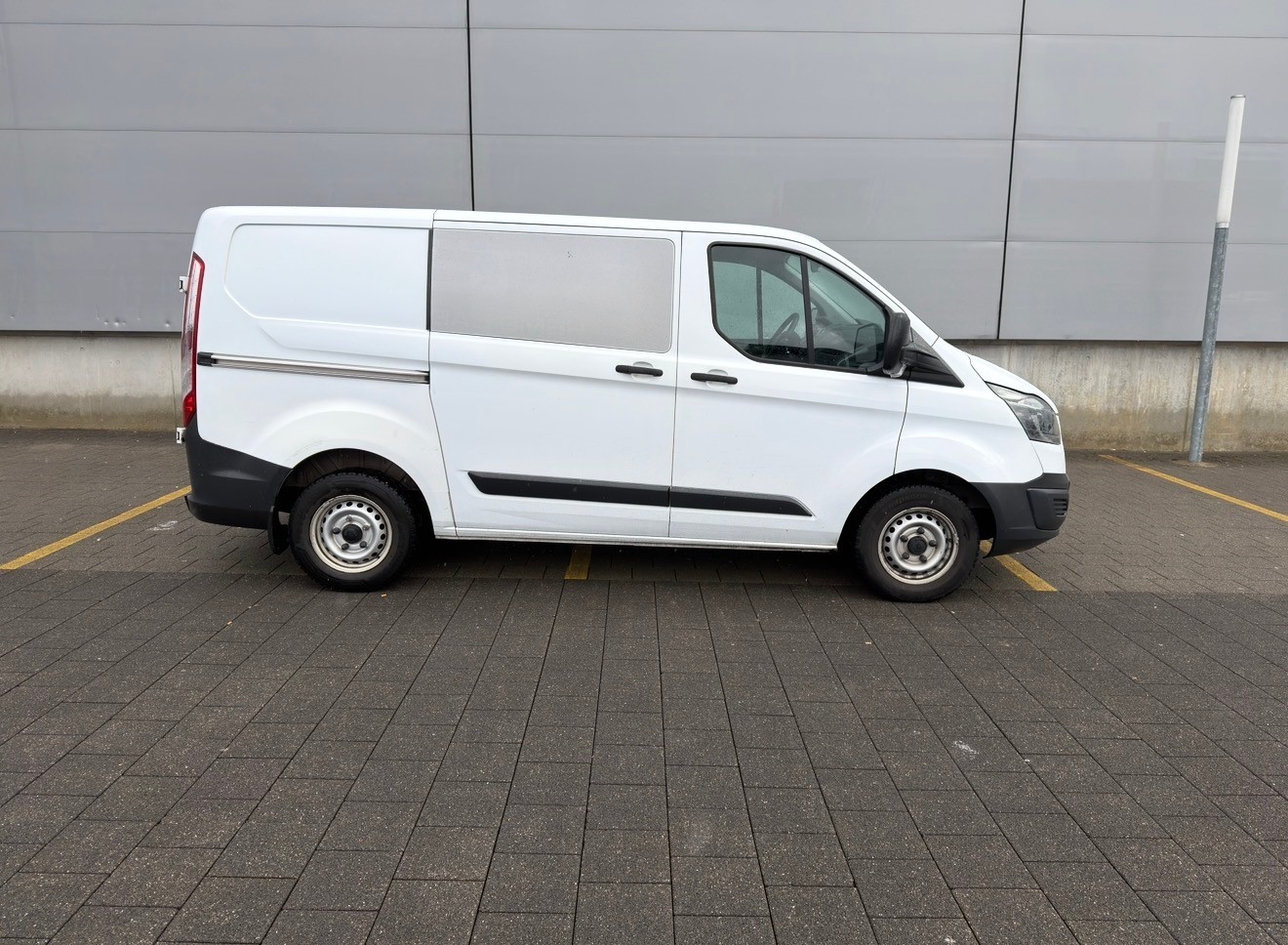 FORD Transit Custom Van 250 L1H1 Startup-image-3
