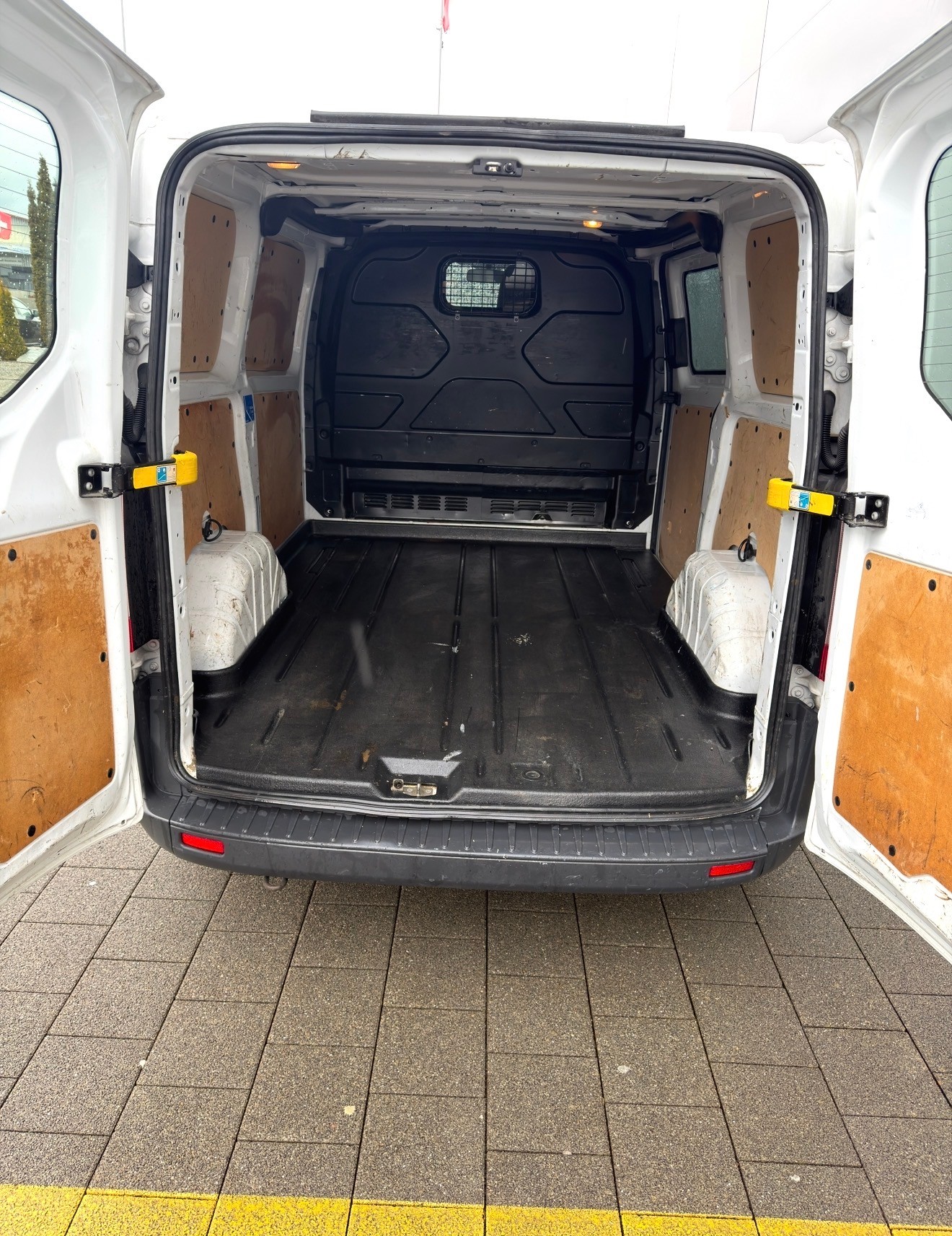 FORD Transit Custom Van 250 L1H1 Startup-image-9