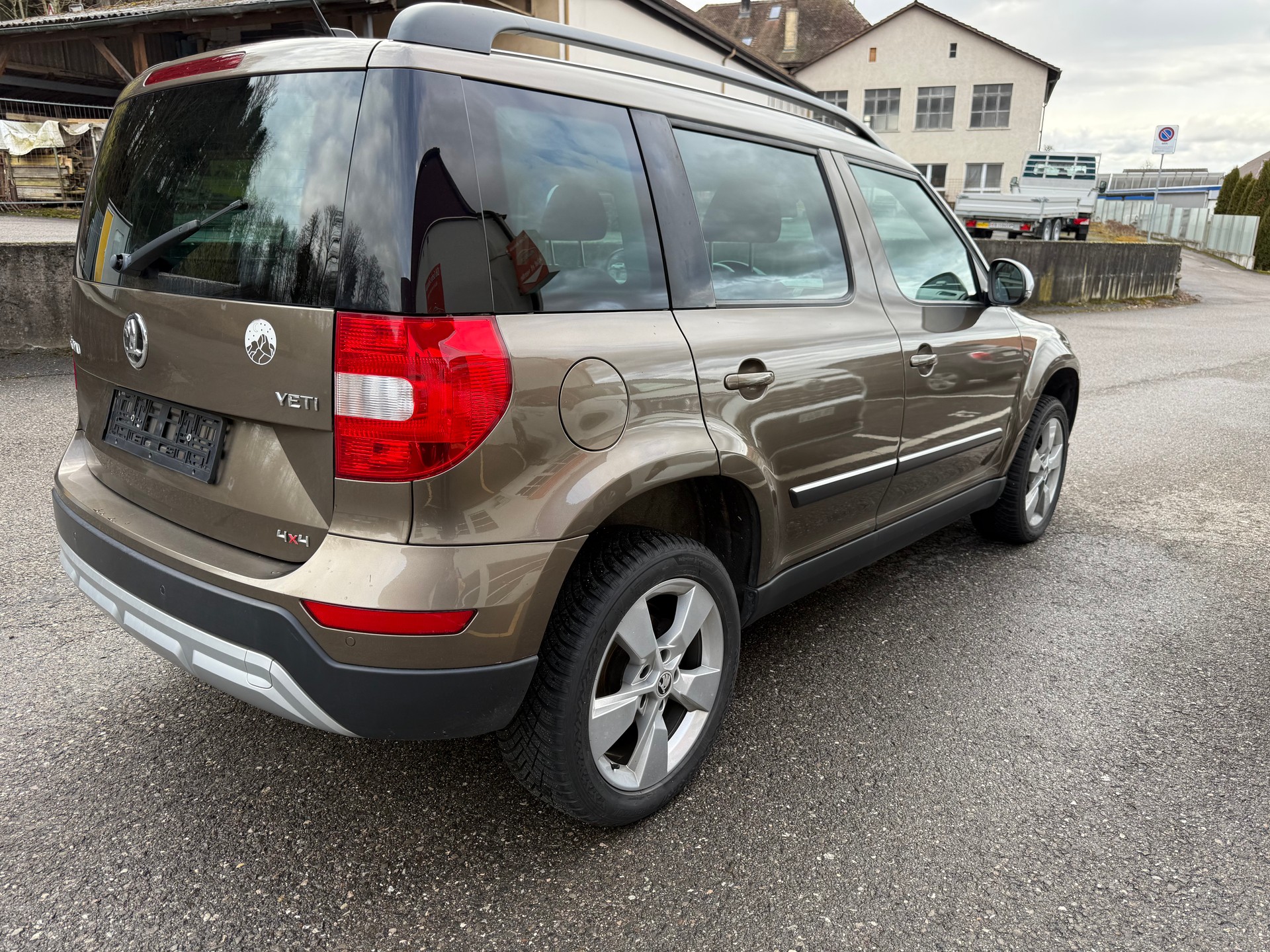 SKODA Yeti 1.8 TSI Ambition Outdoor 4x4-image-3