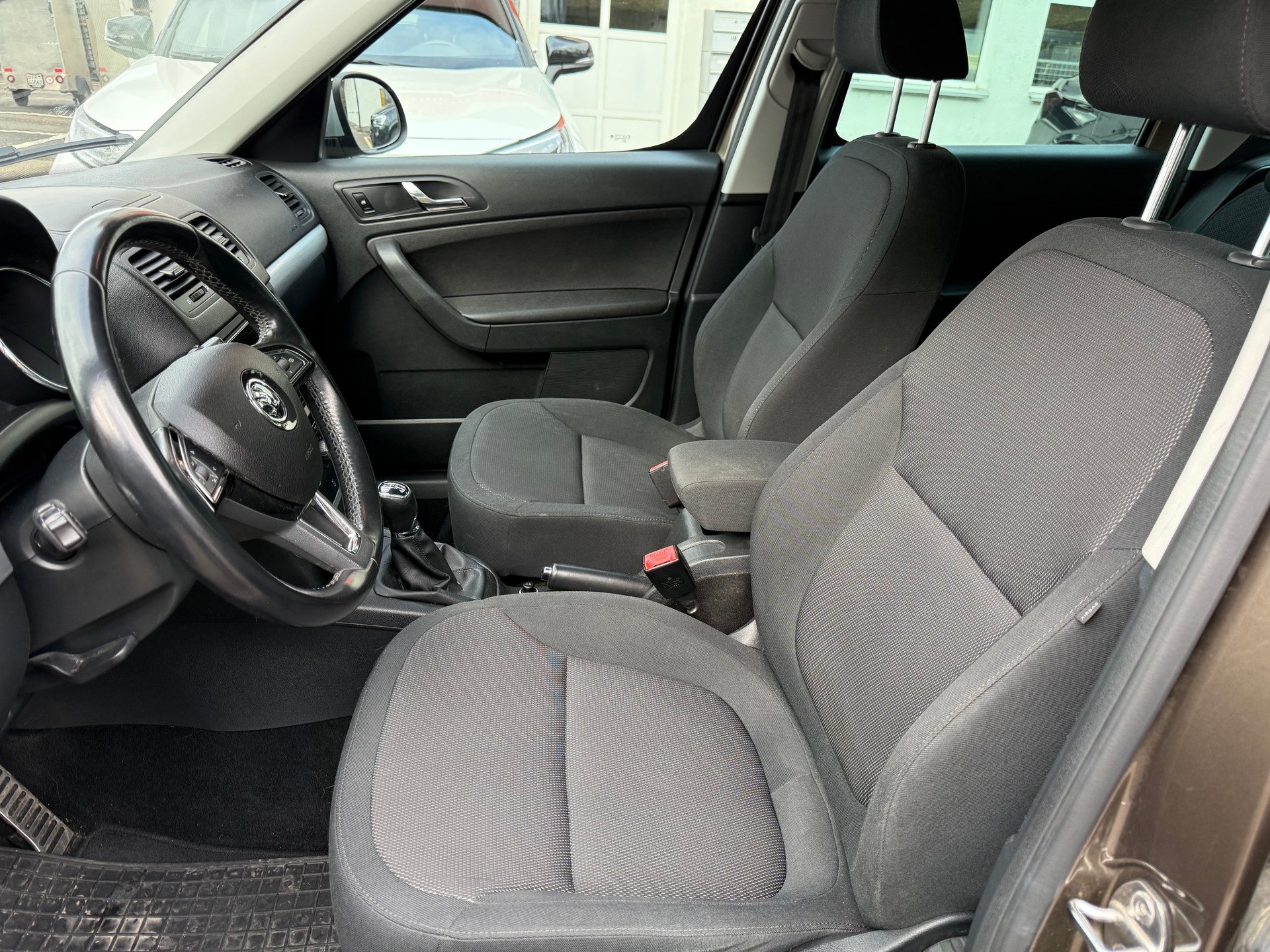 SKODA Yeti 1.8 TSI Ambition Outdoor 4x4-image-6