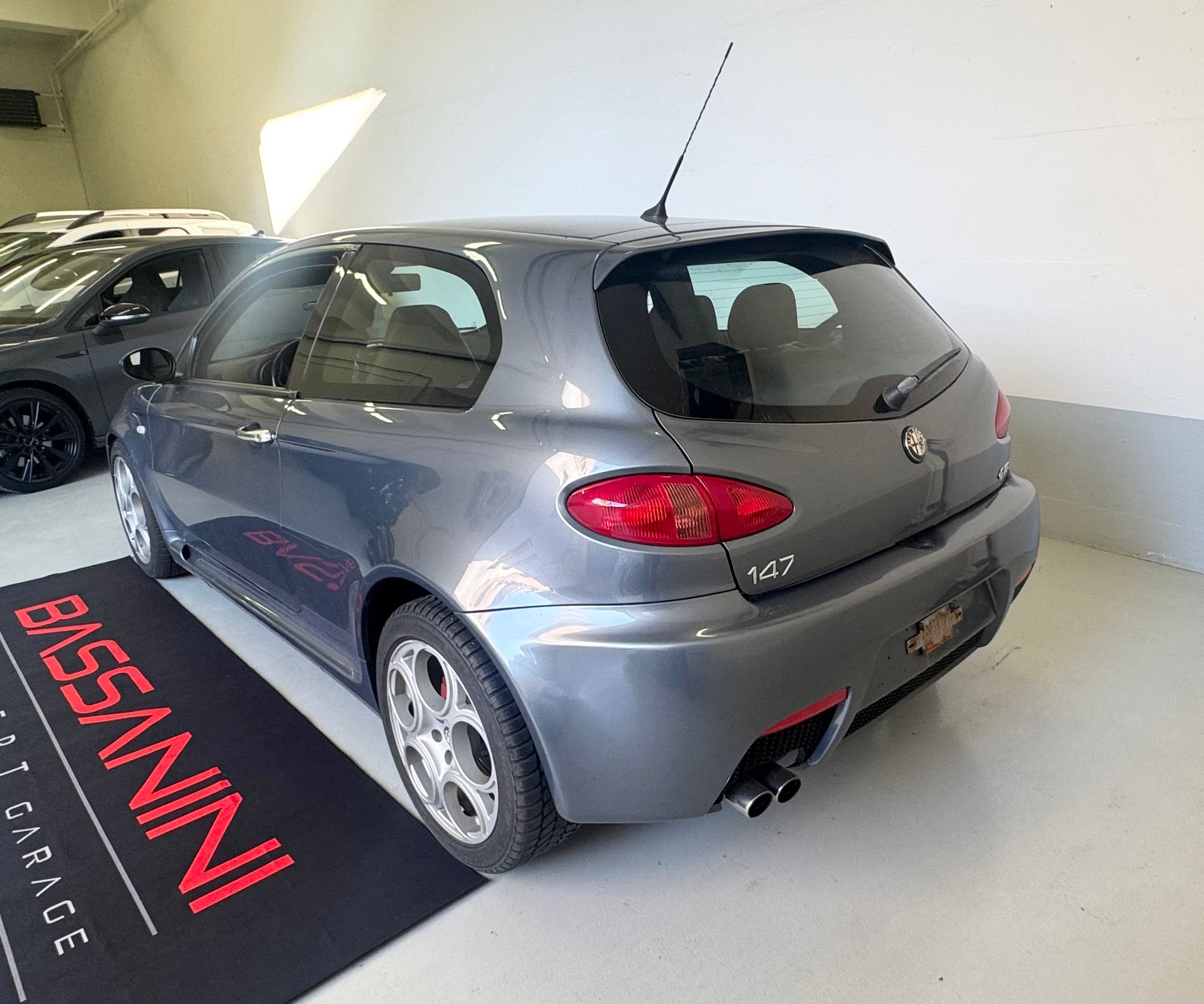 ALFA ROMEO 147 3.2 GTA-image-3