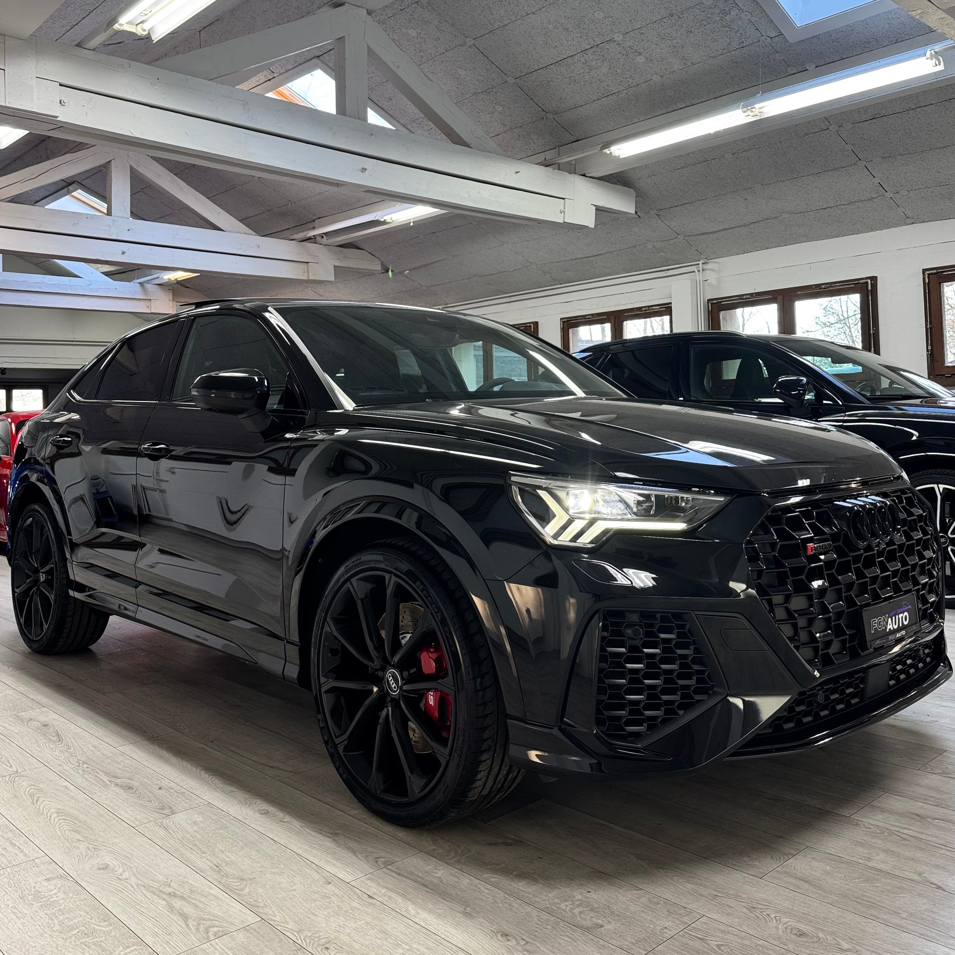 AUDI RS Q3 Sportback quattro S tronic-image-2