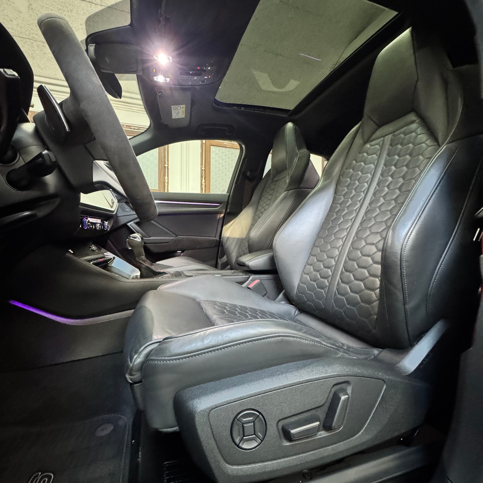 AUDI RS Q3 Sportback quattro S tronic-image-7