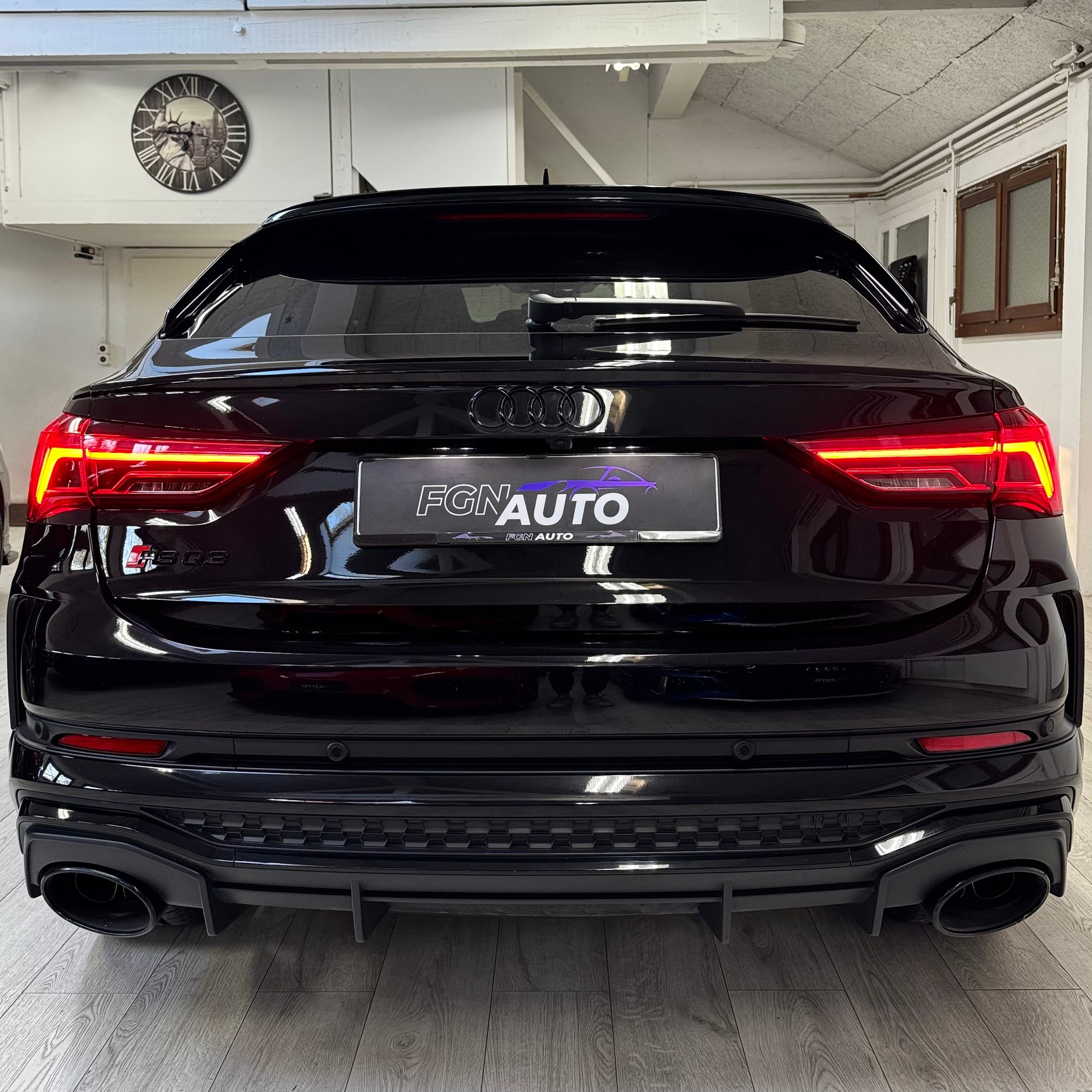 AUDI RS Q3 Sportback quattro S tronic-image-4