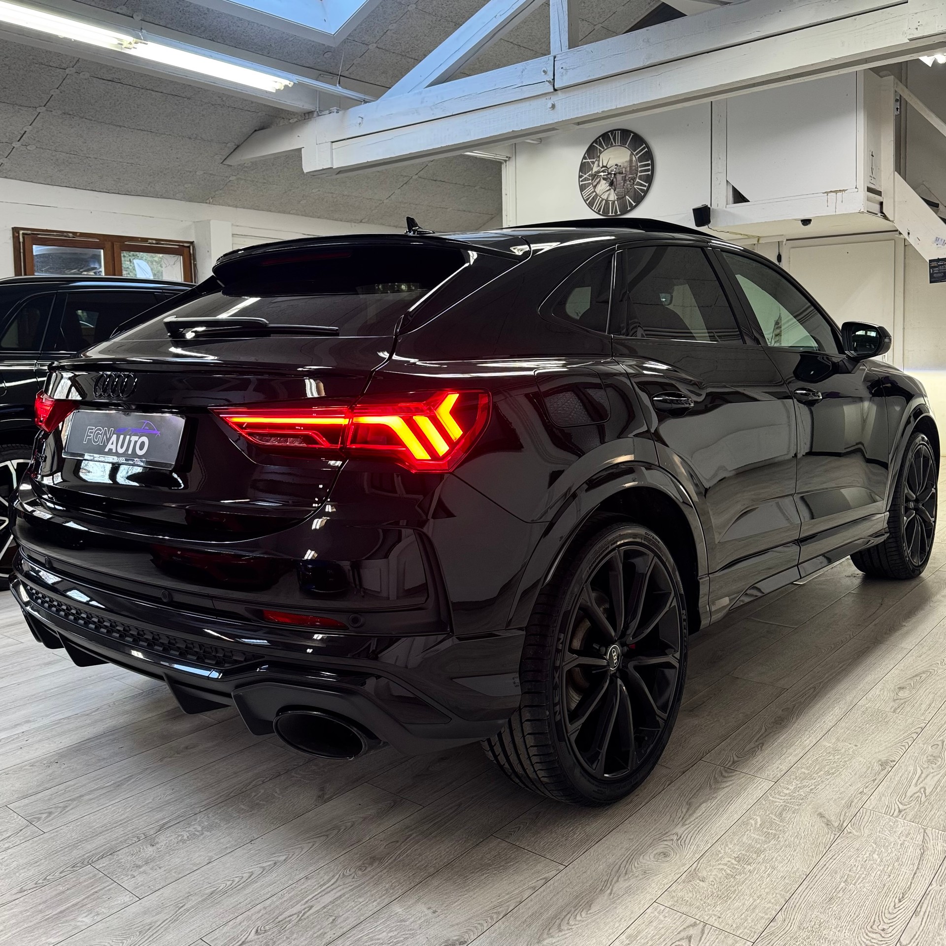 AUDI RS Q3 Sportback quattro S tronic-image-3