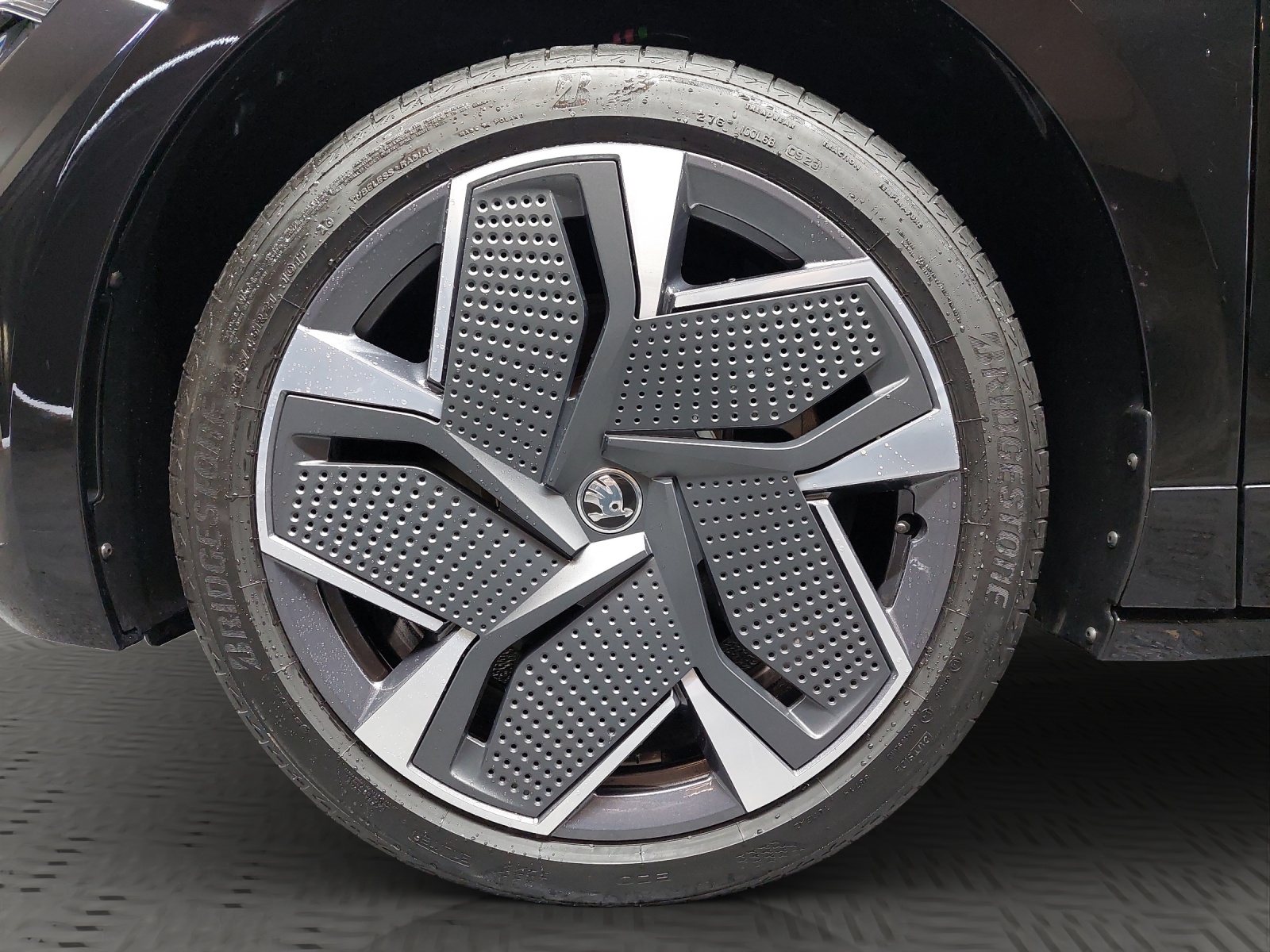 SKODA Enyaq Coupé RS iV 80 4x4-image-11