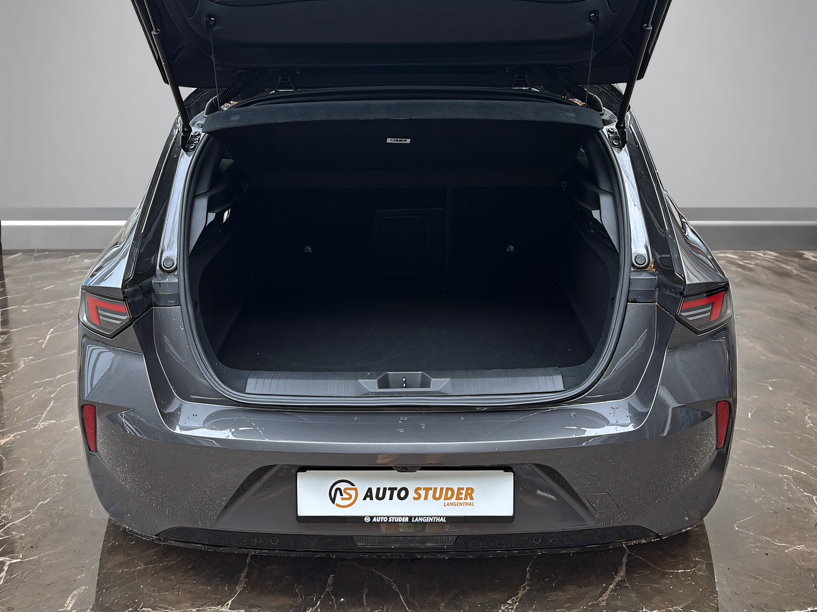 OPEL Astra L 1.6 T PHEV Swiss Plus-image-10