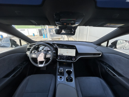 LEXUS RZ 500e 77 KW Excellence-image-5