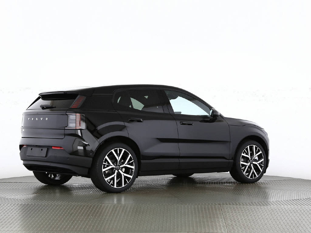 VOLVO EX 30 E60 Twin Ultra Performance AWD-image-13