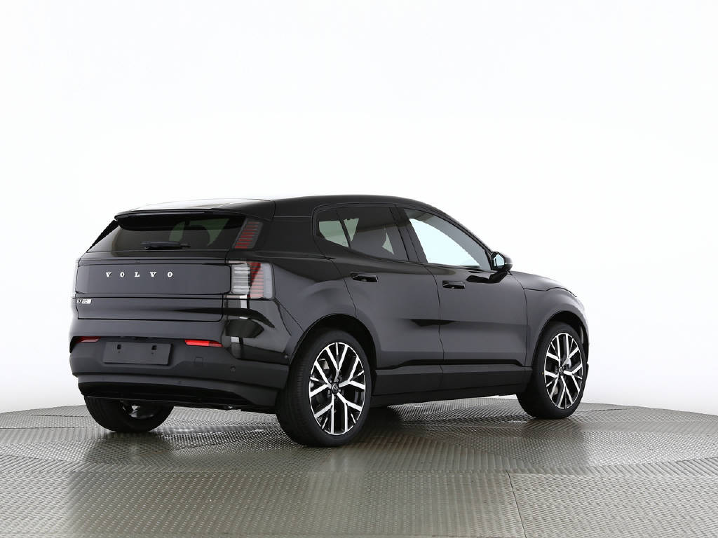 VOLVO EX 30 E60 Twin Ultra Performance AWD-image-12