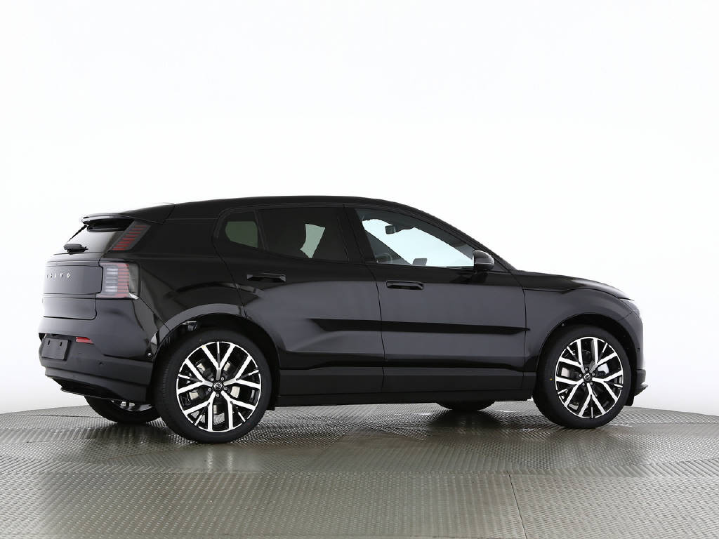 VOLVO EX 30 E60 Twin Ultra Performance AWD-image-14