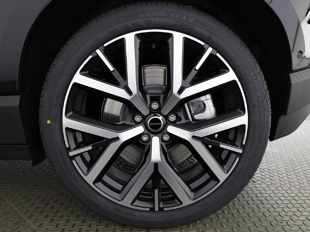 VOLVO EX 30 E60 Twin Ultra Performance AWD-image-31