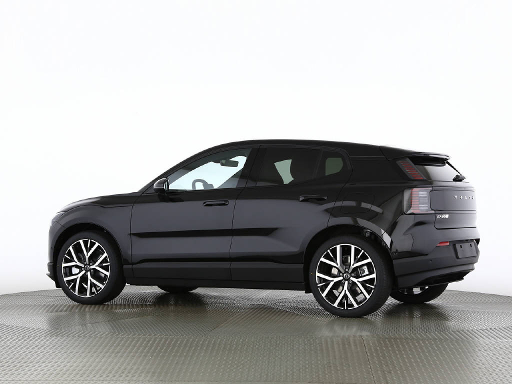 VOLVO EX 30 E60 Twin Ultra Performance AWD-image-6
