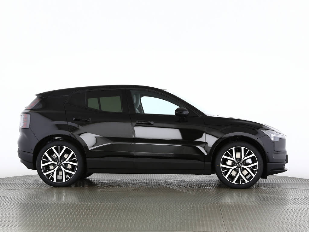 VOLVO EX 30 E60 Twin Ultra Performance AWD-image-16