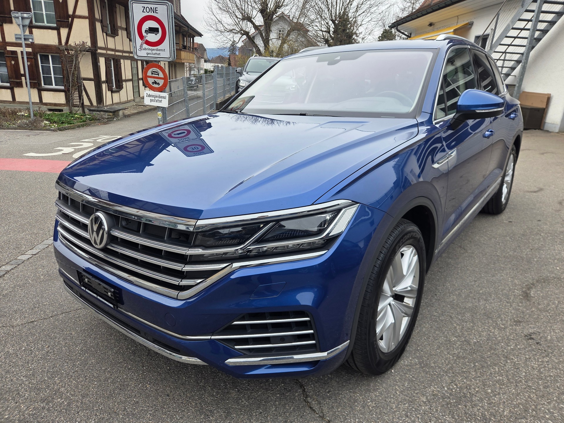 VW Touareg 3.0 TDI Atmosphere Tiptronic-image-3
