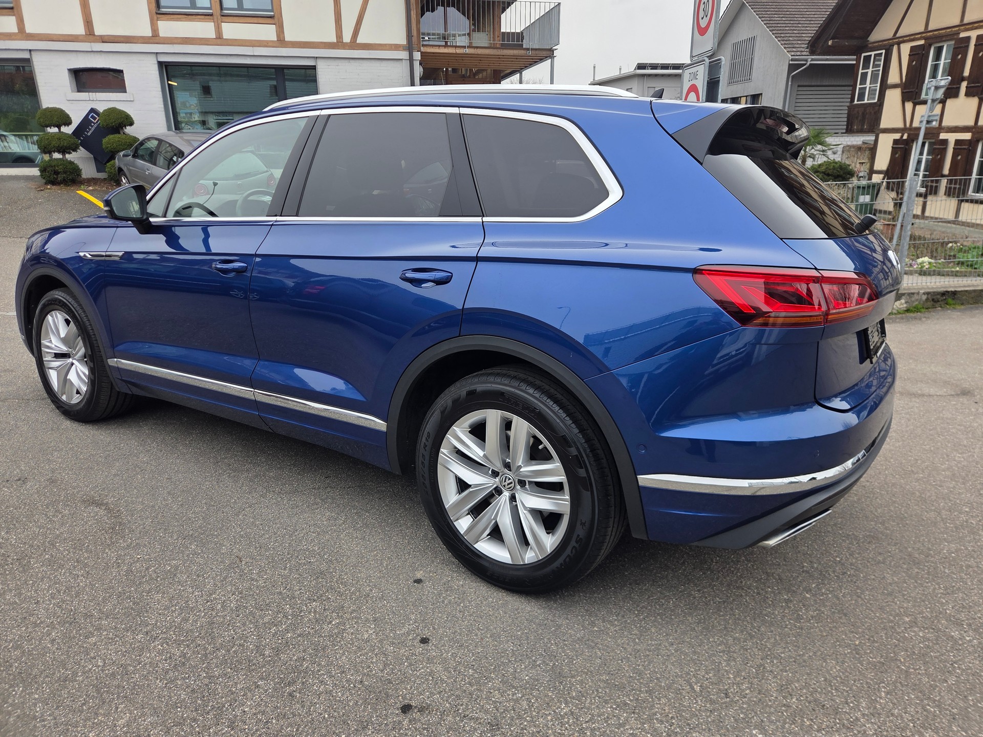 VW Touareg 3.0 TDI Atmosphere Tiptronic-image-6