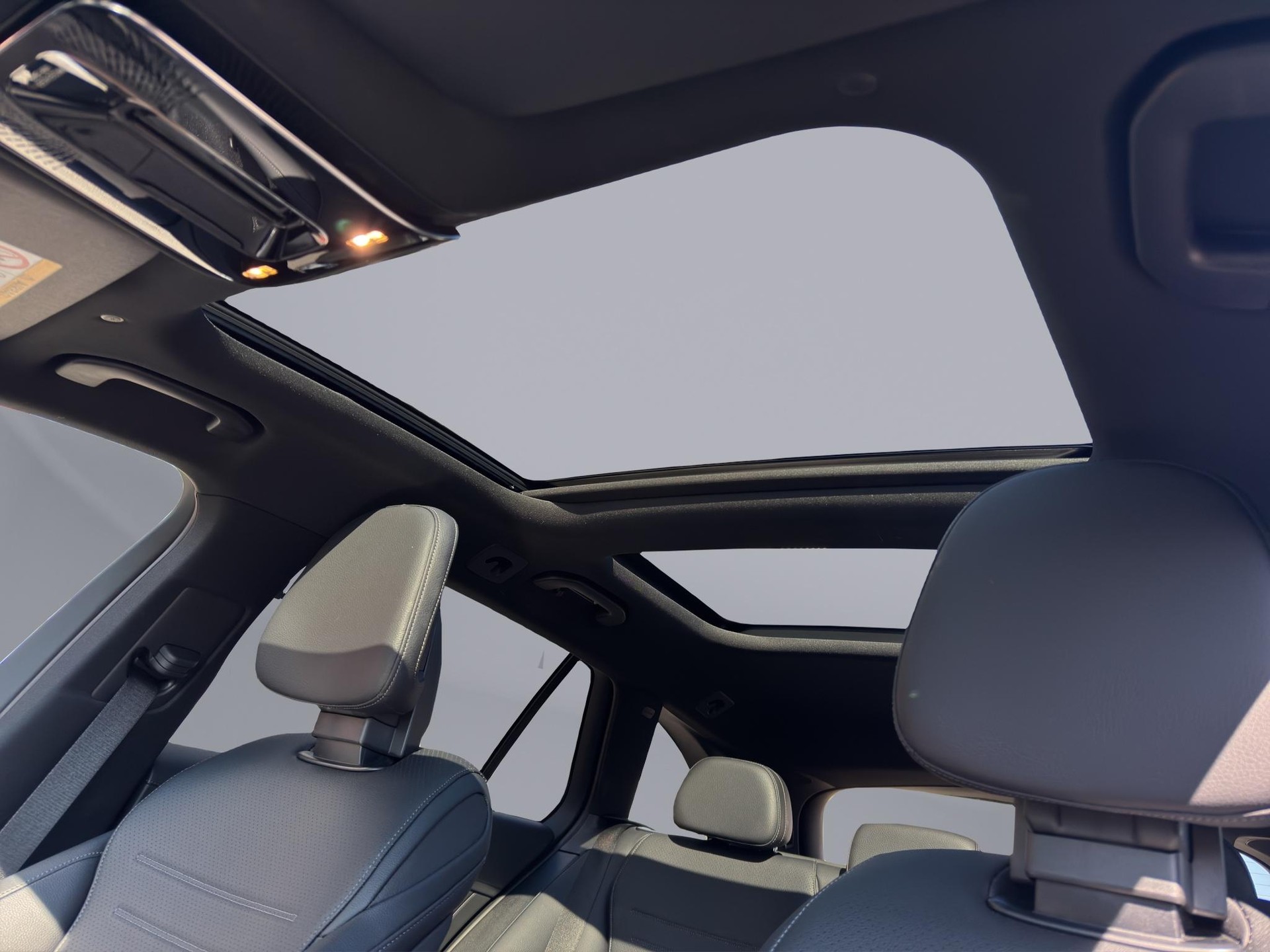 MERCEDES-BENZ C 220 d AMG Line 4matic Kombi-image-17