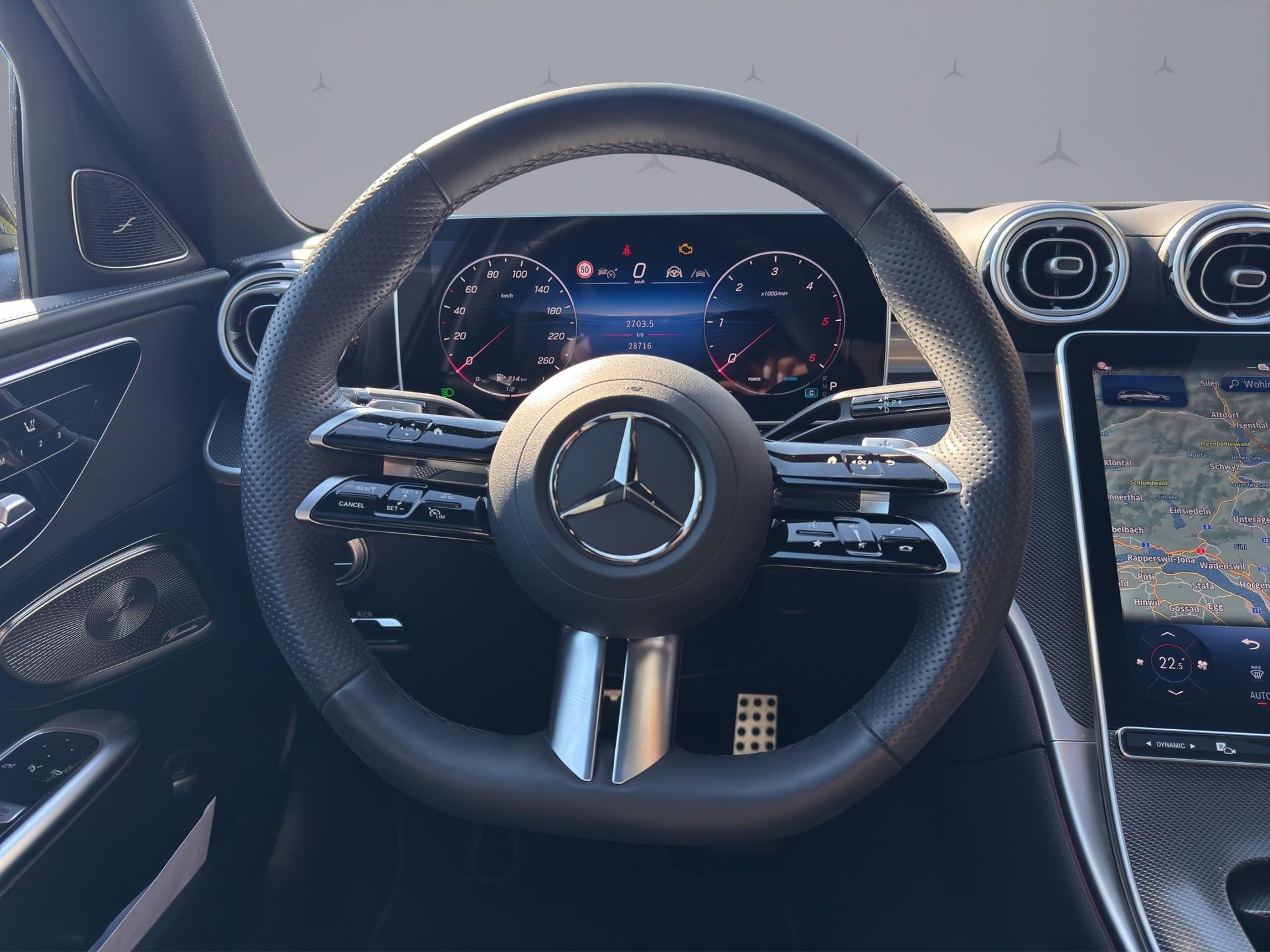 MERCEDES-BENZ C 220 d AMG Line 4matic Kombi-image-9