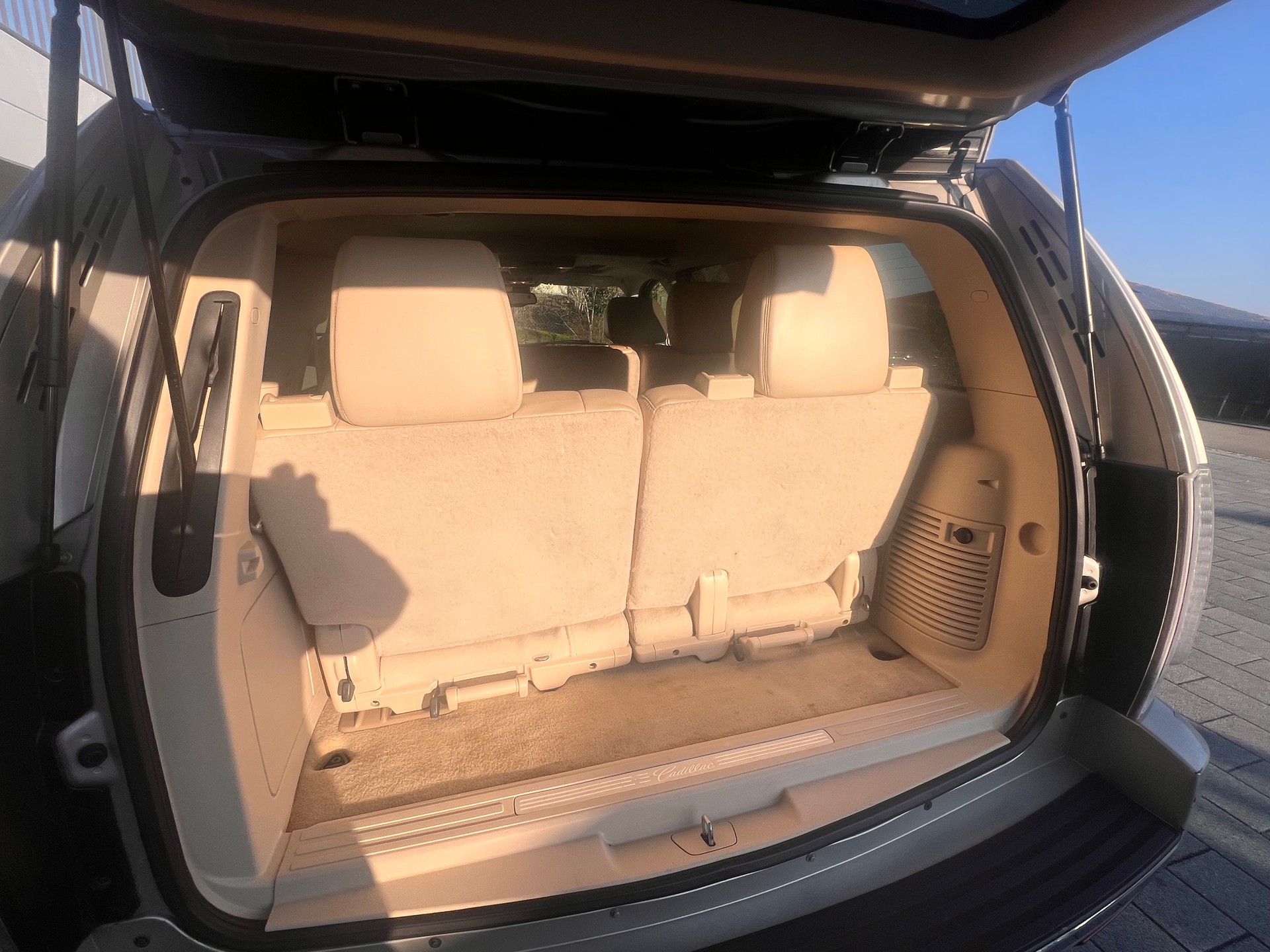 CADILLAC Escalade 6.2 Elegance-image-8