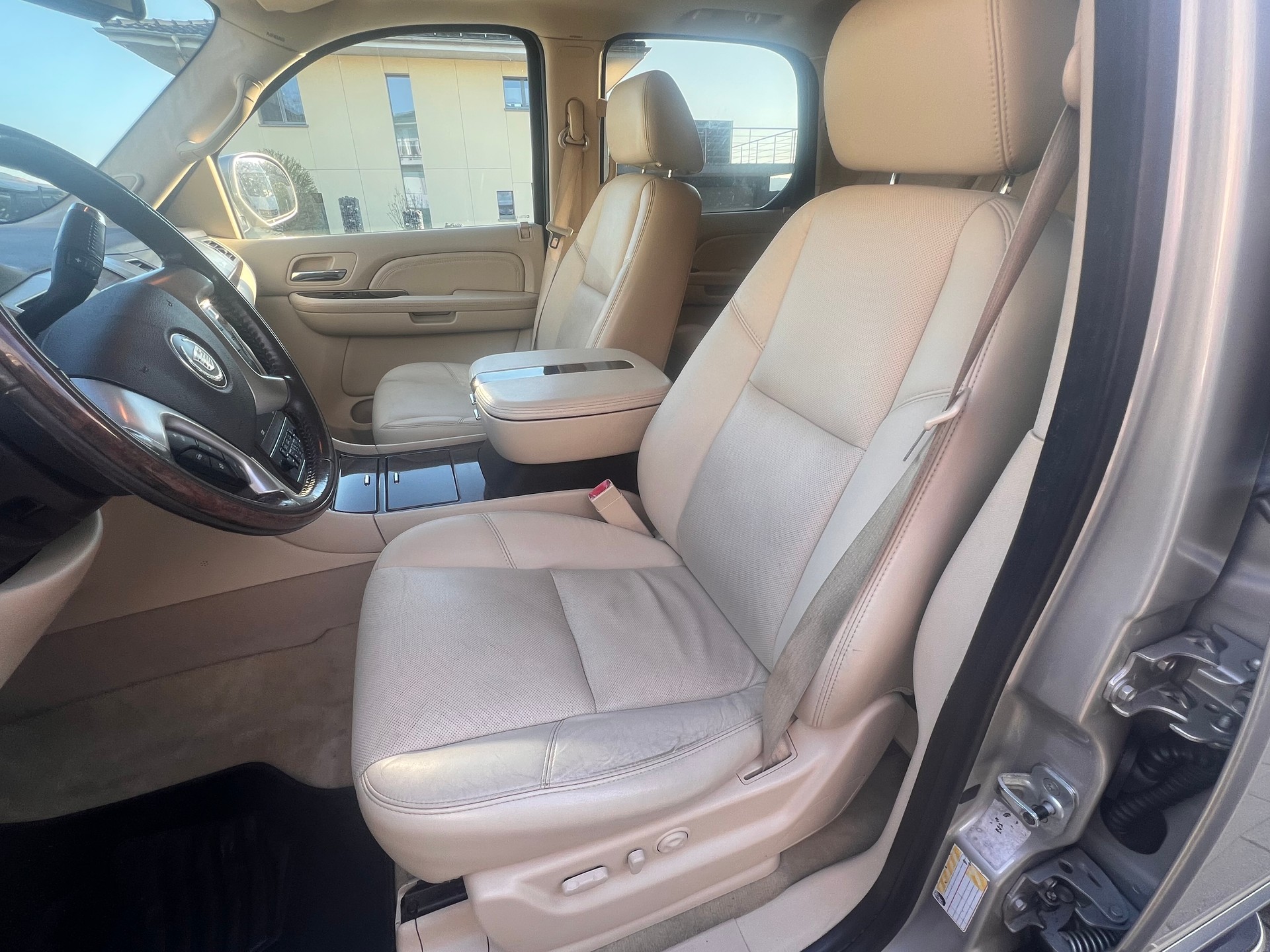 CADILLAC Escalade 6.2 Elegance-image-5