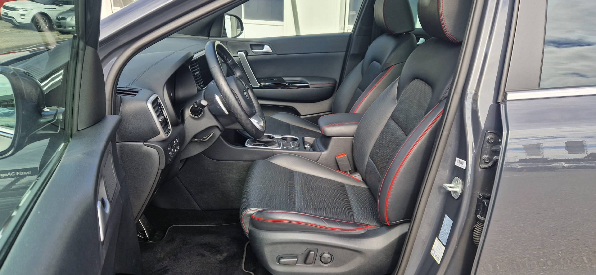 KIA Sportage 1.6 CRDi MHEV GT-Line-image-4