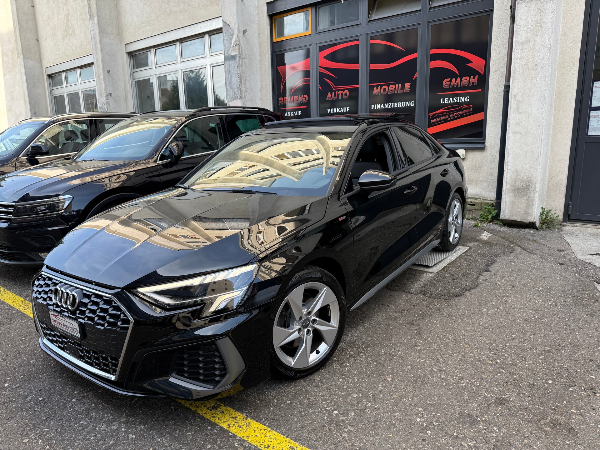AUDI A3 Limousine 35 TFSI S-Line Attraction S-tronic-image-4