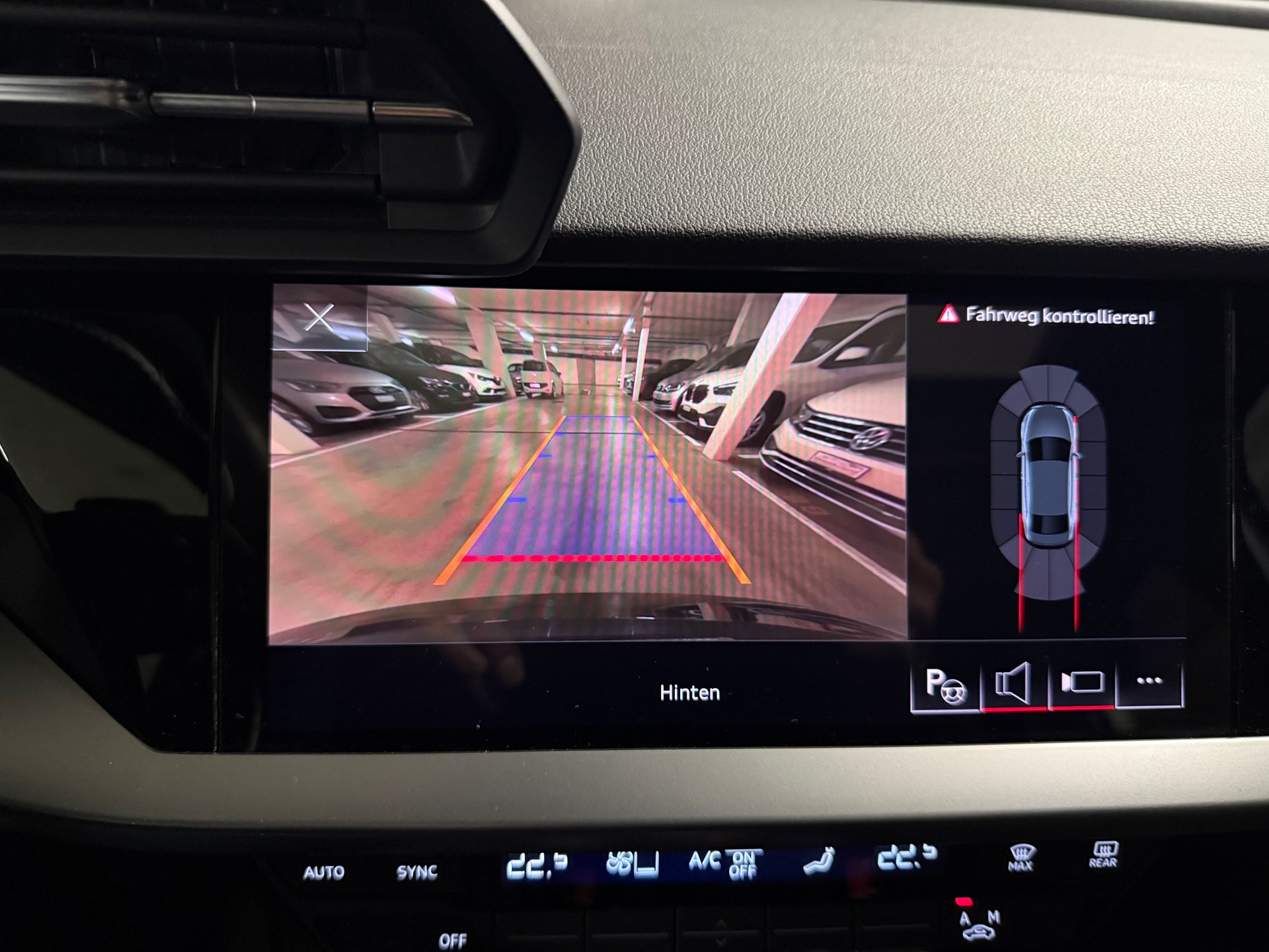 AUDI A3 Limousine 35 TFSI S-Line Attraction S-tronic-image-13