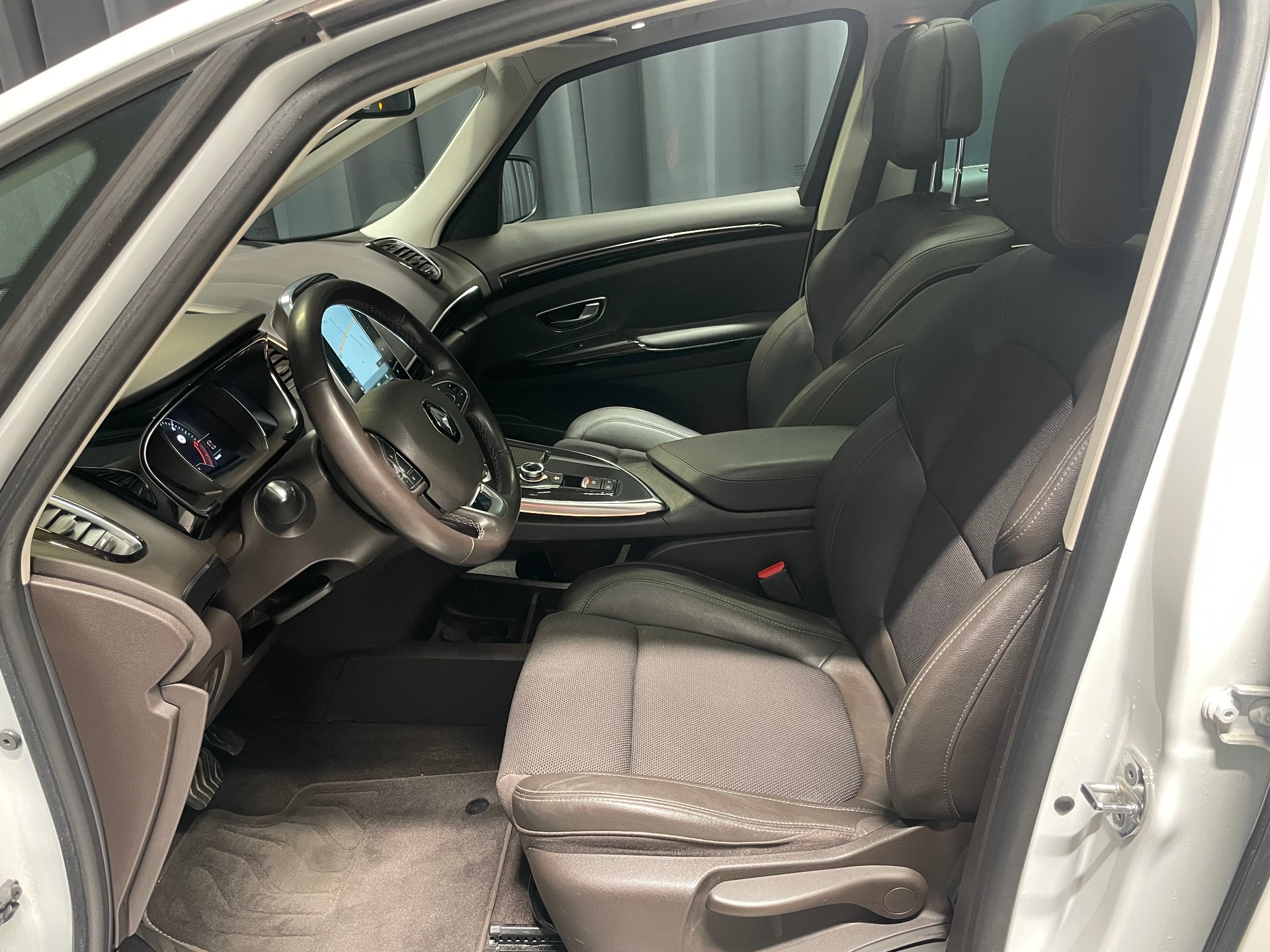 RENAULT Espace 1.6 dCi 90th Anniversary EDC(78)(M)-image-6