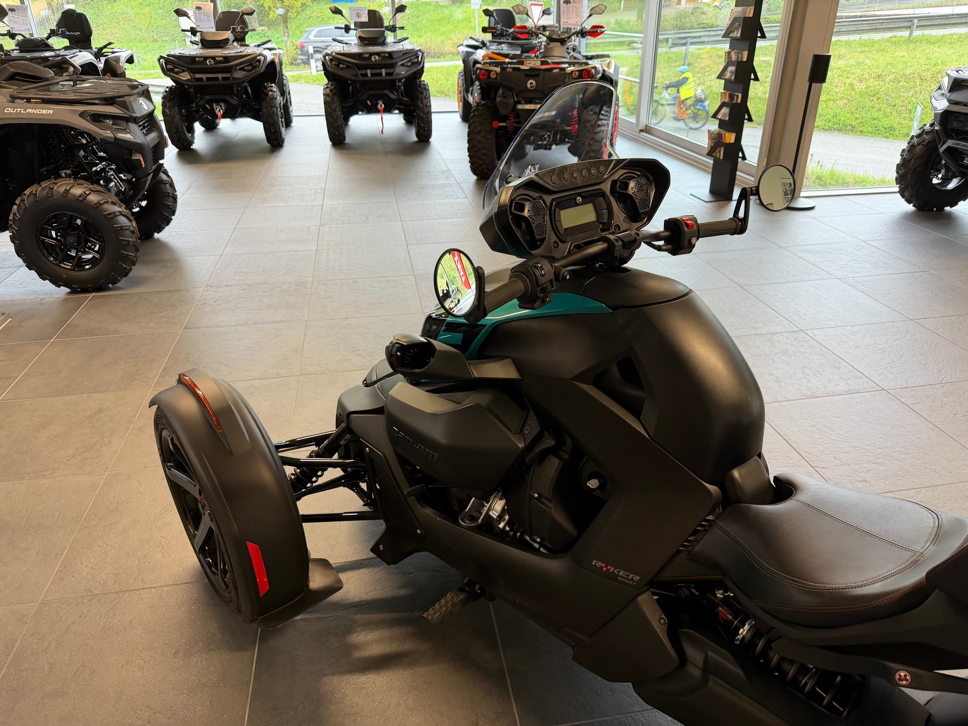 CAN-AM Ryker Ace 900 Sport-showroom-element-3