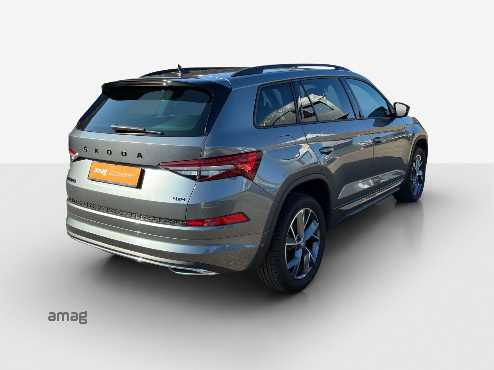 SKODA Kodiaq 2.0 TSI 4x4 SportLine-image-4