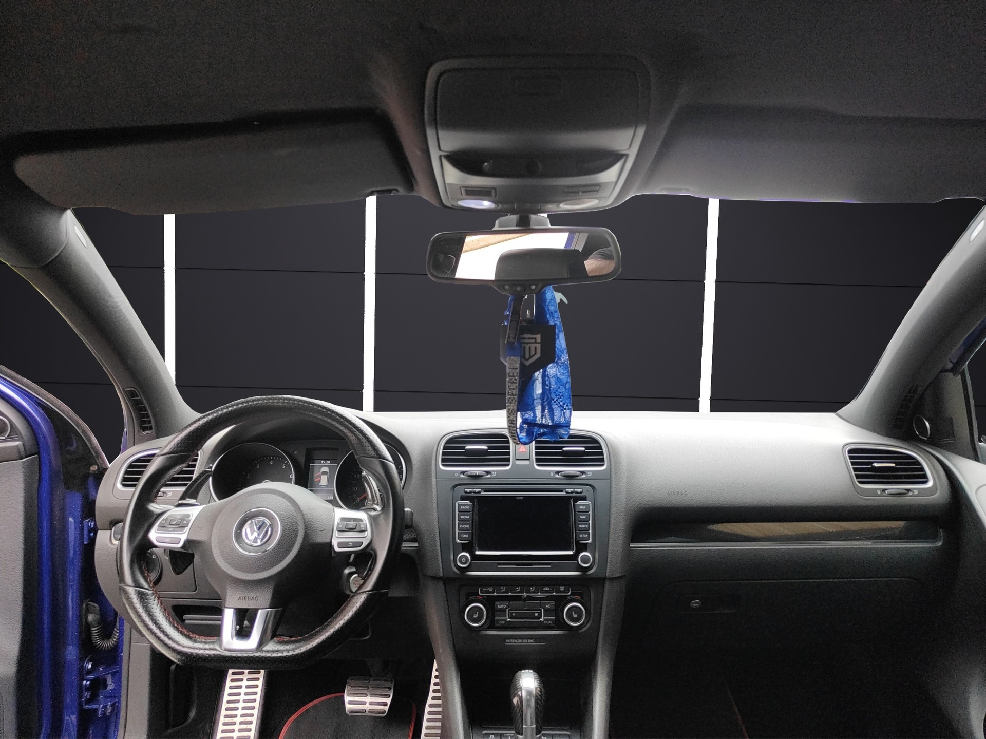 VW Golf 2.0 TSI GTI Edition 35 DSG-image-11