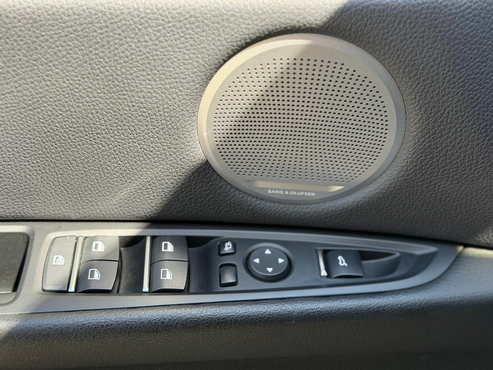BMW X5 xDrive M50d Steptronic-image-12