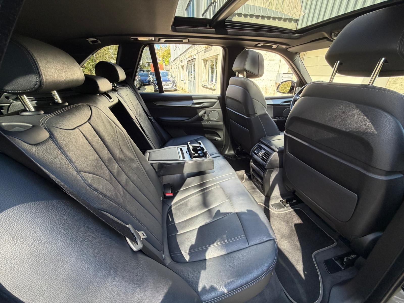 BMW X5 xDrive M50d Steptronic-image-18