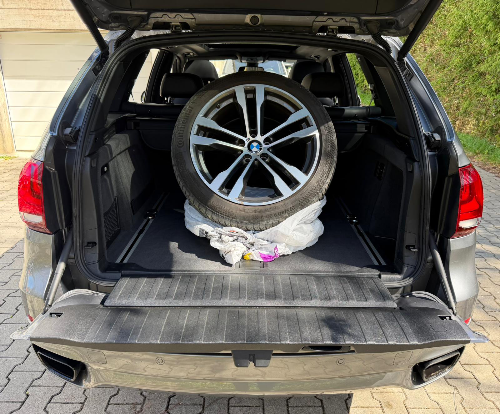 BMW X5 xDrive M50d Steptronic-image-16