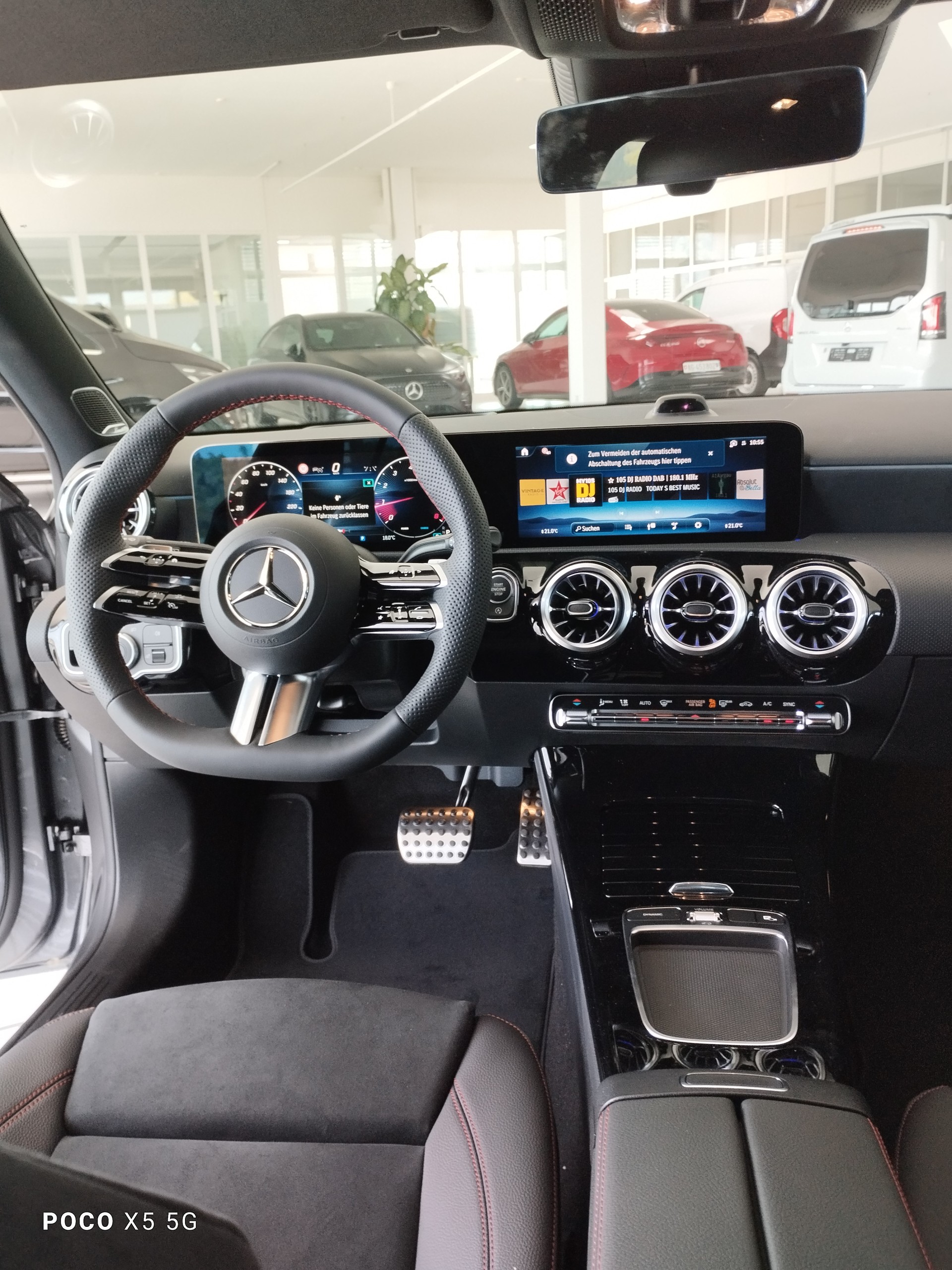 MERCEDES-BENZ A 200 Kompaktlimousine Night Star-image-10