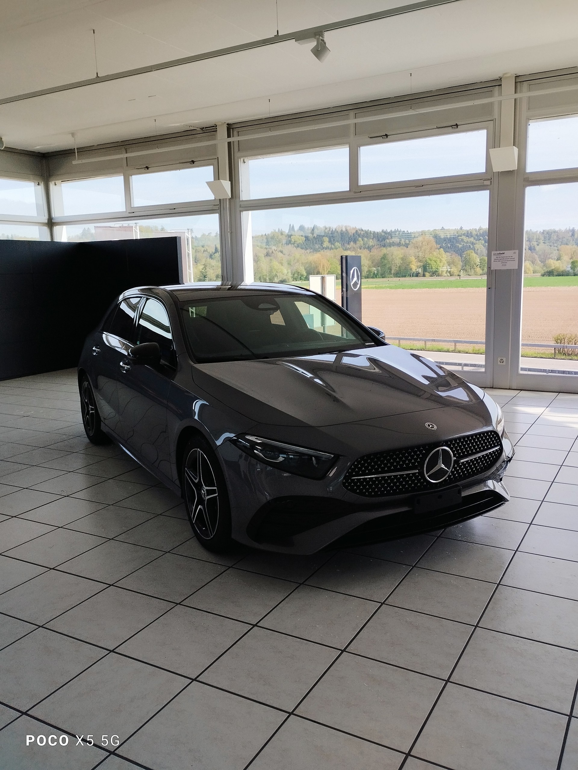 MERCEDES-BENZ A 200 Kompaktlimousine Night Star-image-1