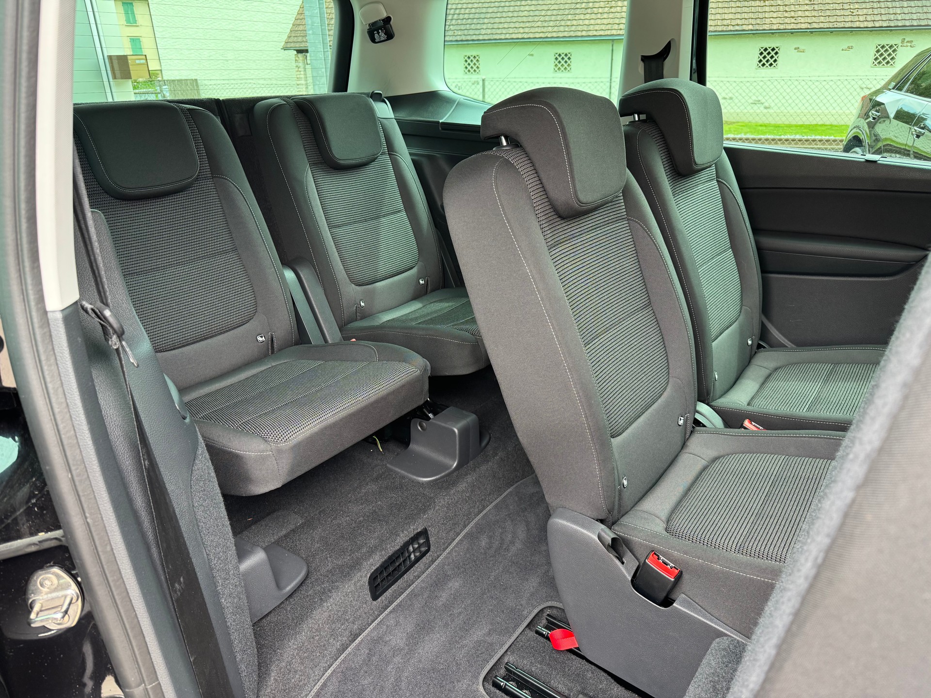 VW Sharan 1.4 TSI BlMT Comfortline DSG 7 Plätzer-image-11