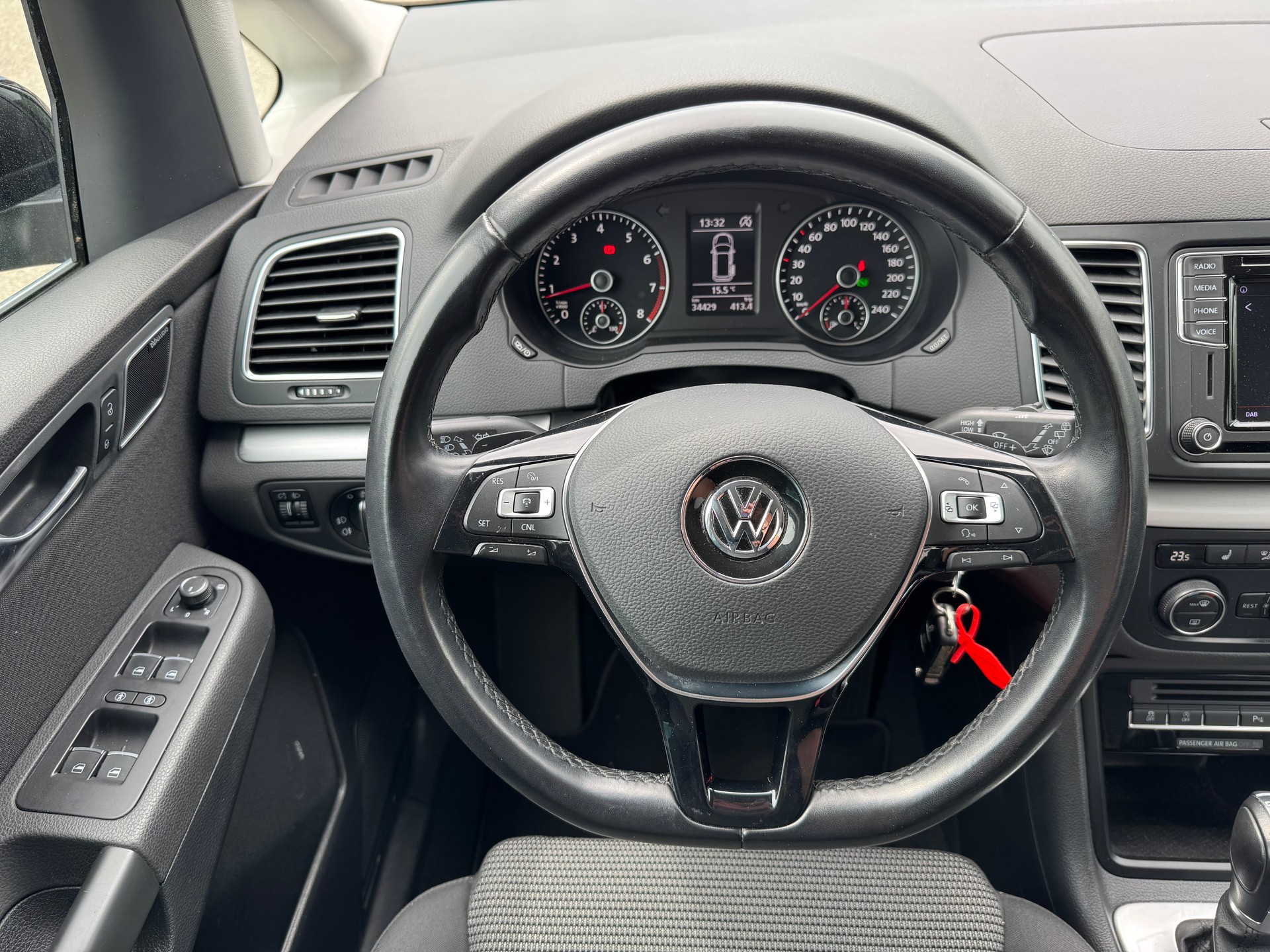 VW Sharan 1.4 TSI BlMT Comfortline DSG 7 Plätzer-image-13
