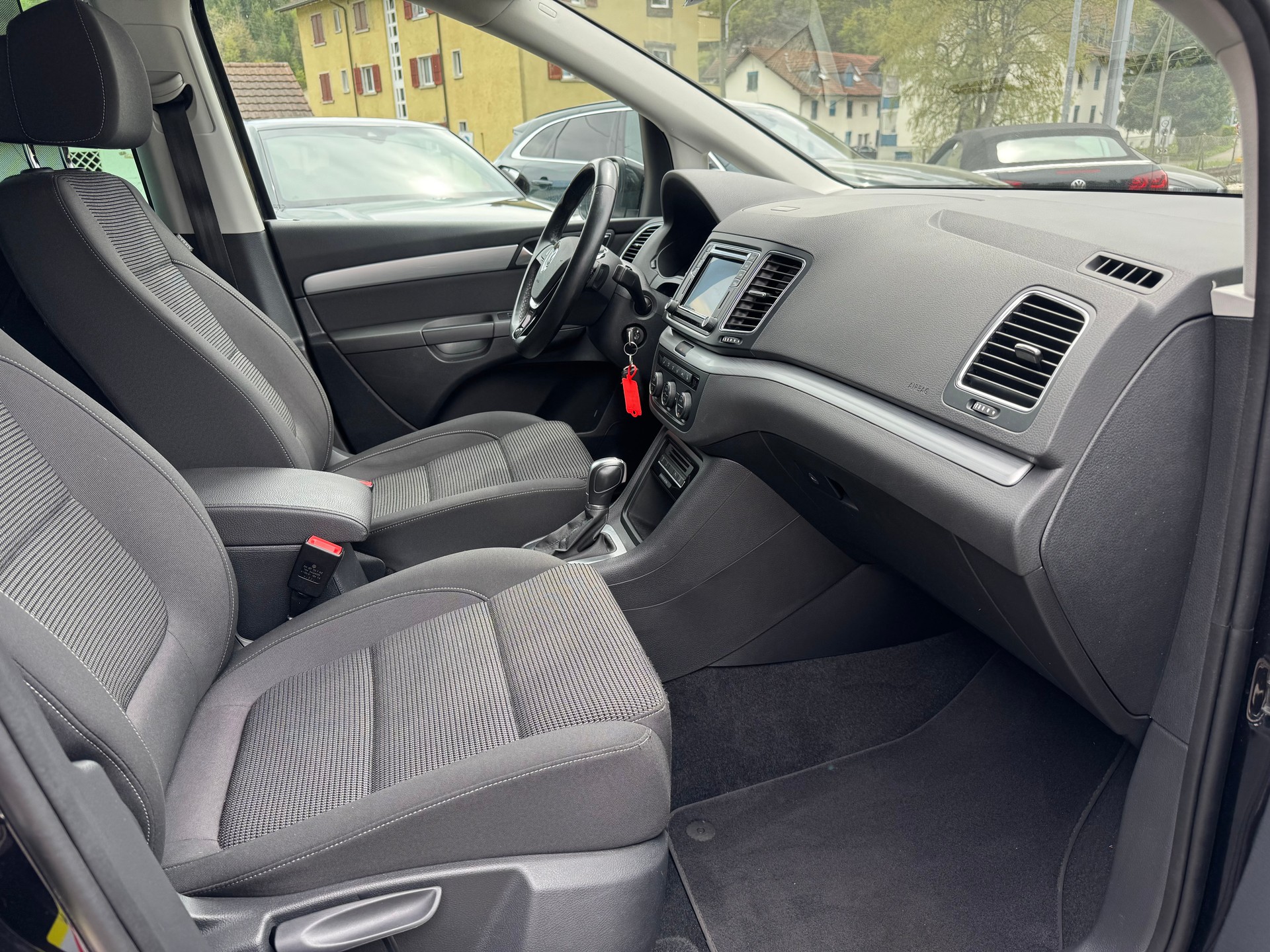 VW Sharan 1.4 TSI BlMT Comfortline DSG 7 Plätzer-image-9