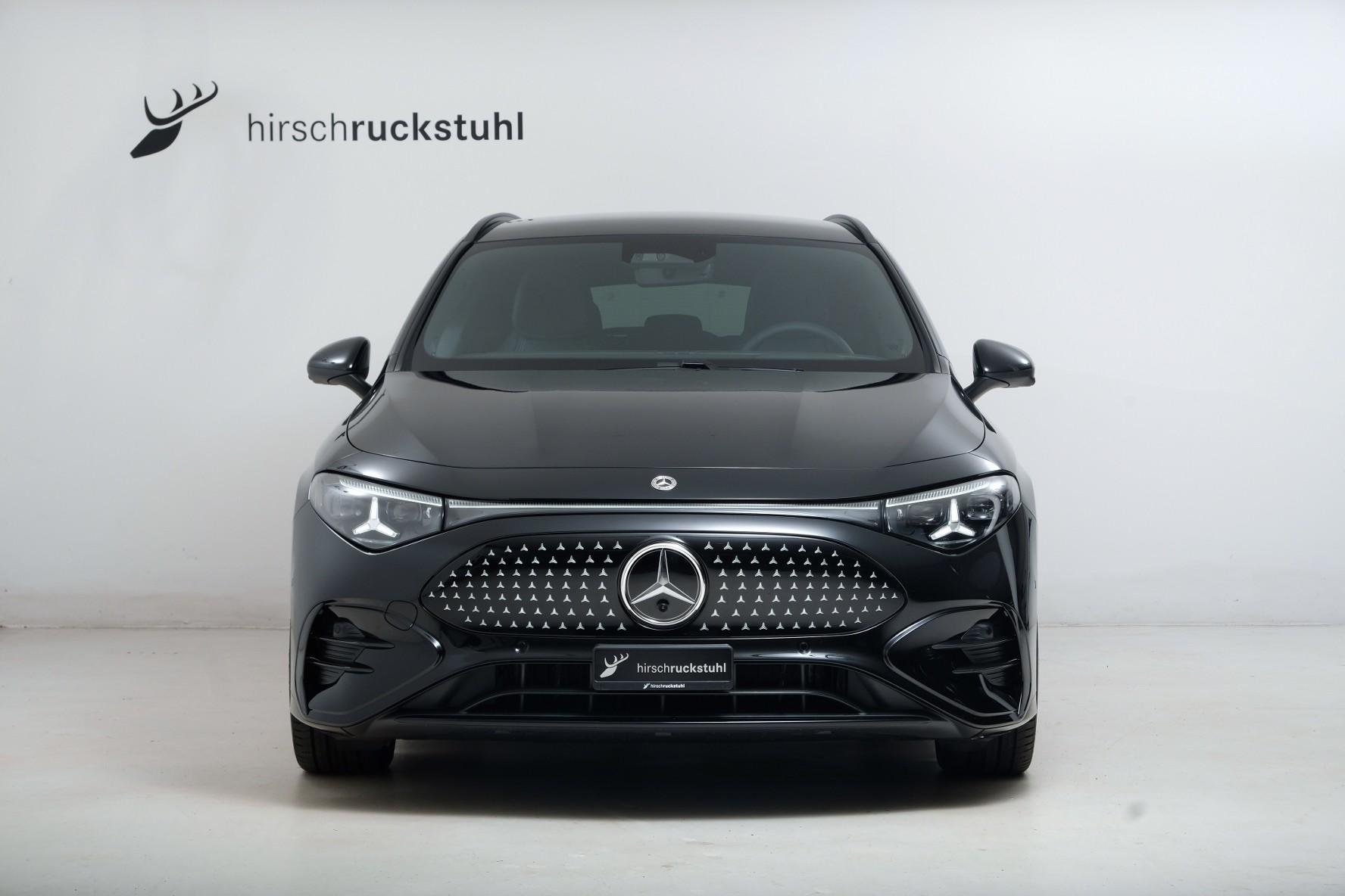 MERCEDES-BENZ CLA 350 4 Matic 85 kWh EQ-showroom-element-1